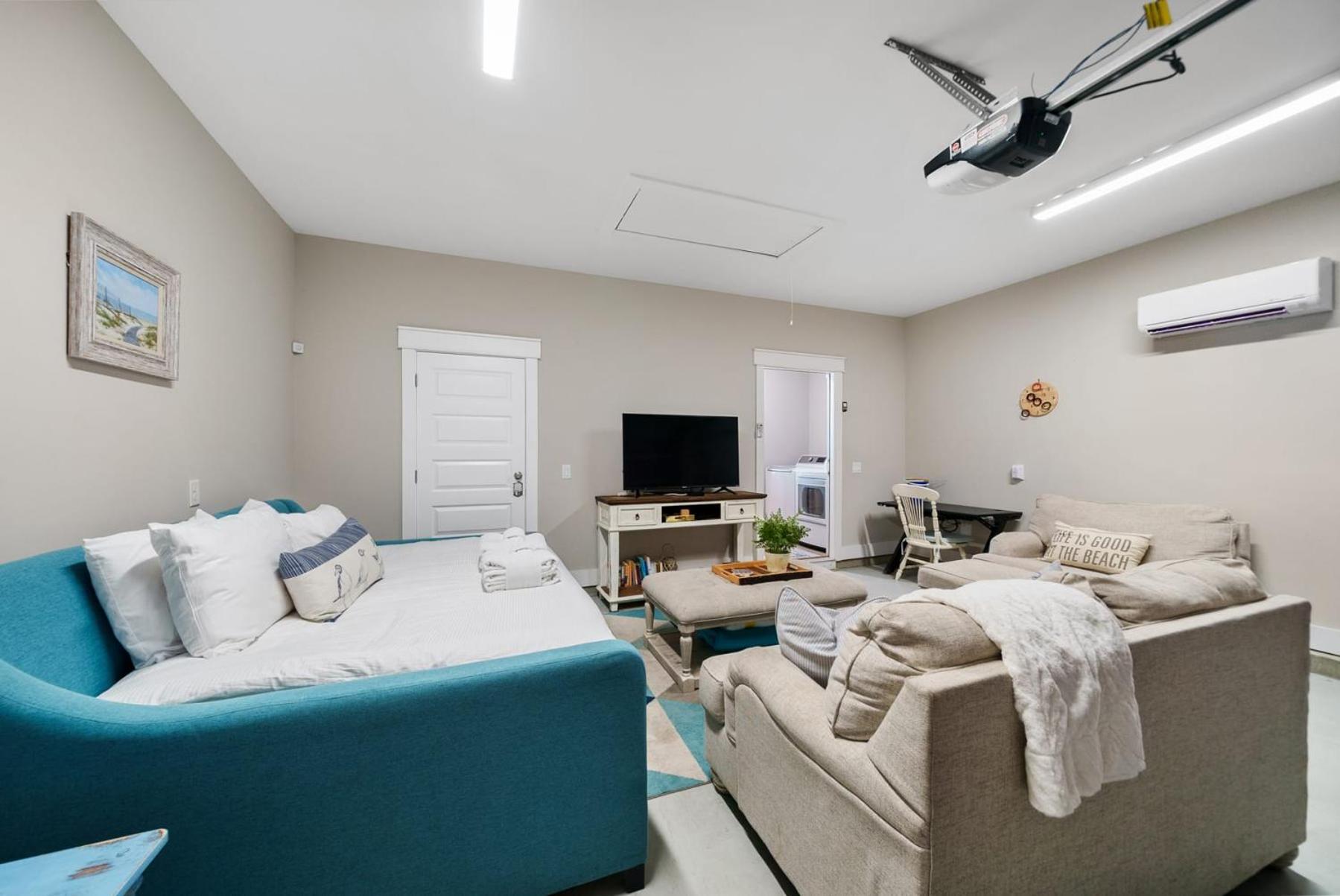 Laid Back In Laguna - Pet Friendly, Private Pool Holiday home *
