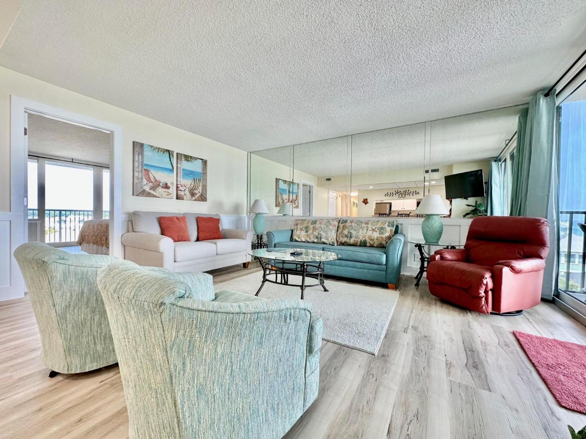 Pelican Walk 601