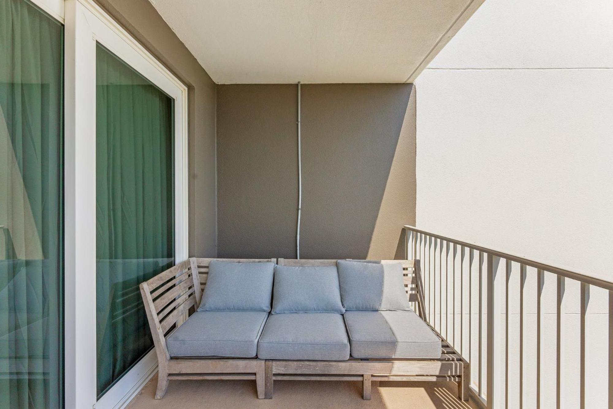 Apartment Laketown Wharf 0201 *