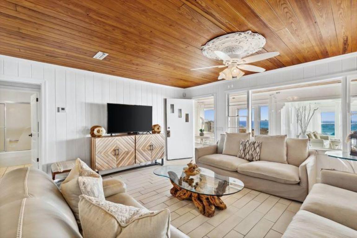 Seaside Serendipity - Wonderful Private Beachfront - Beautiful! Holiday home