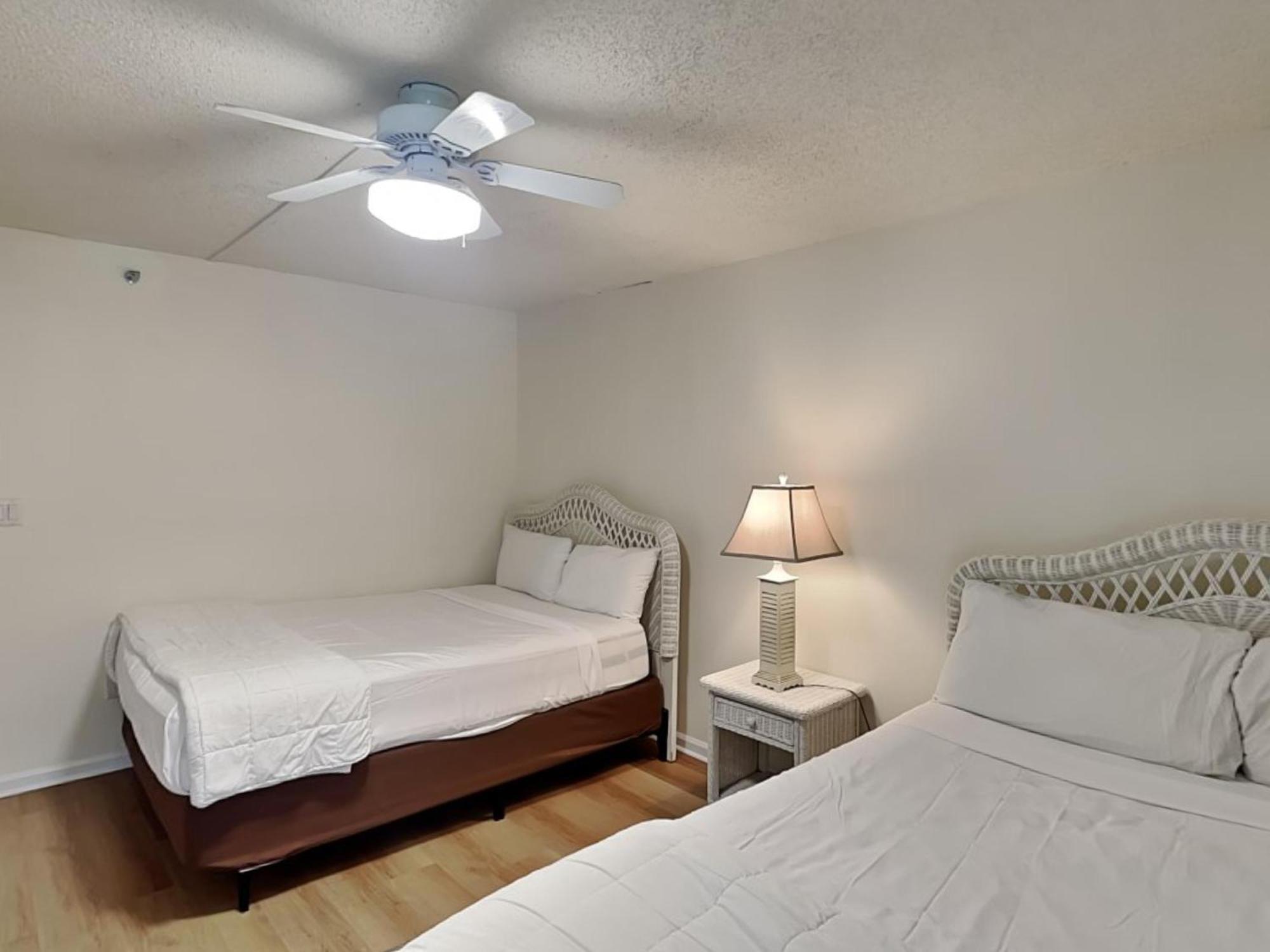 Apartment Edgewater Tower Iii 1210 *