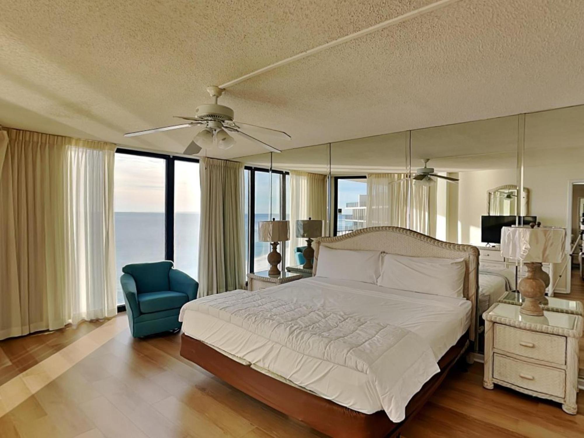 Apartment Edgewater Tower Iii 1210