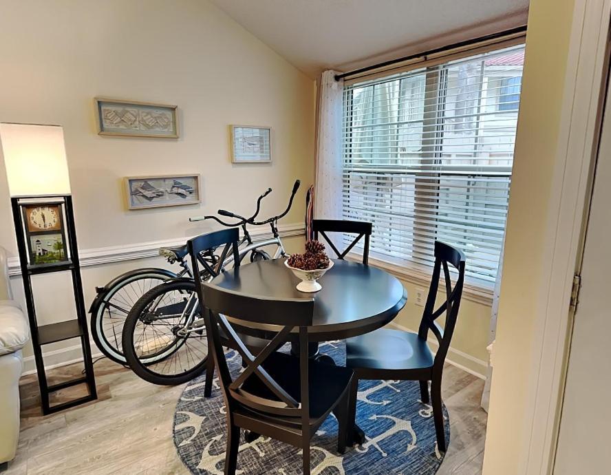 Horizon South 83d Apartment *
