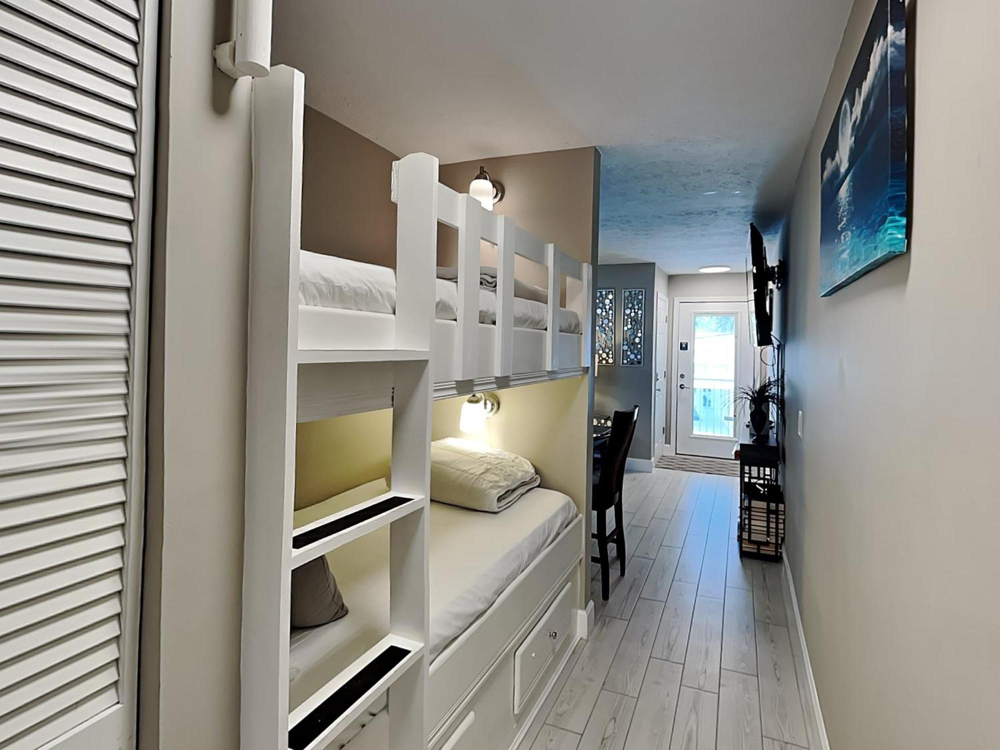 Horizon South 57-203 Apartment