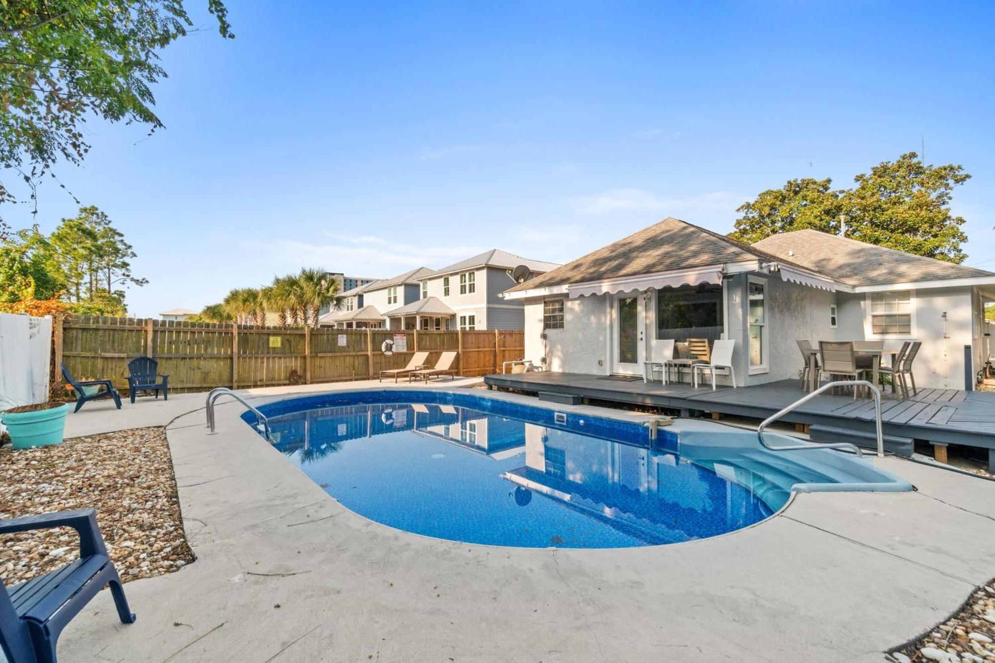 House - Barefoot House By Panhandle Getaways Holiday home *