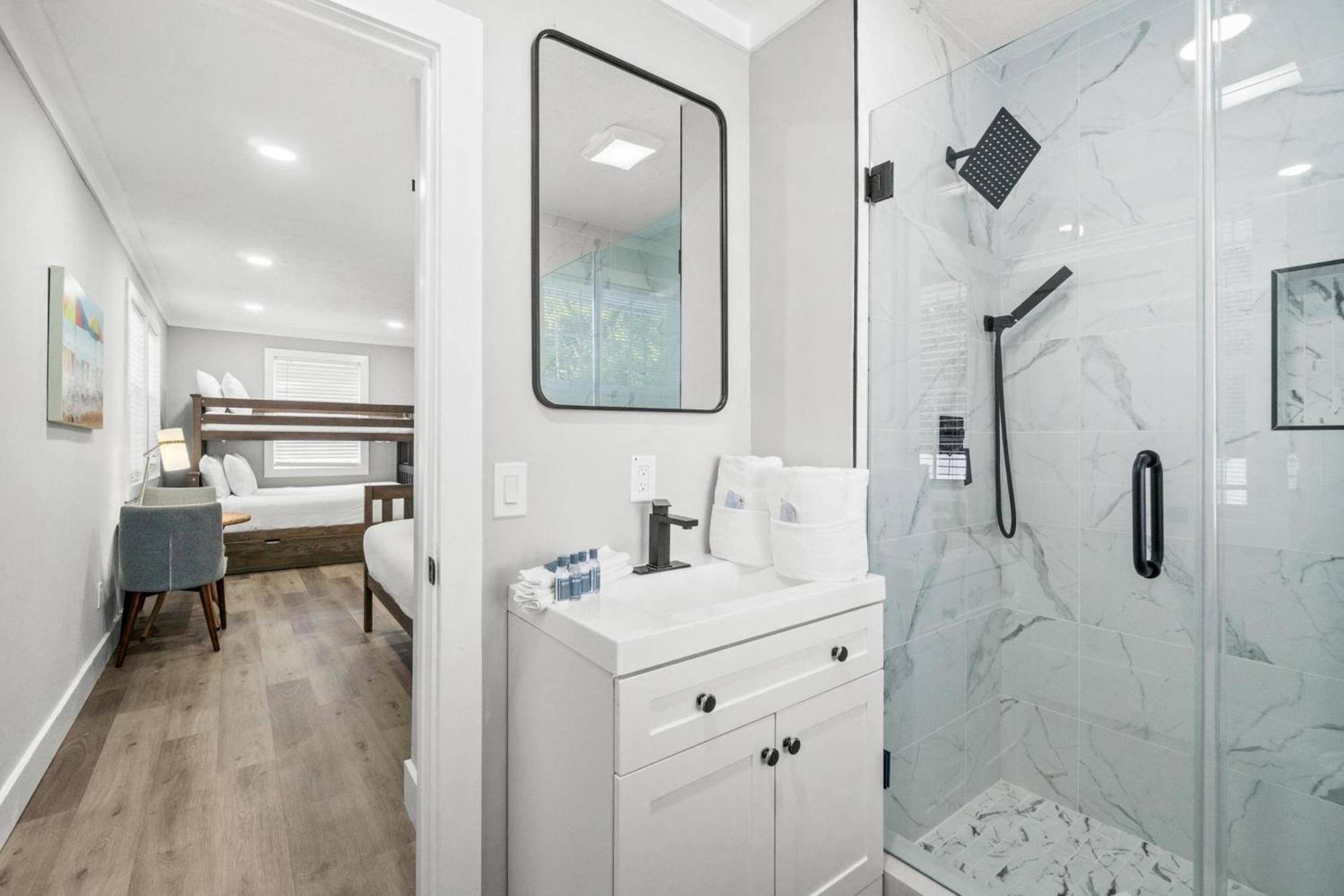 Holiday home House - Barefoot House By Panhandle Getaways