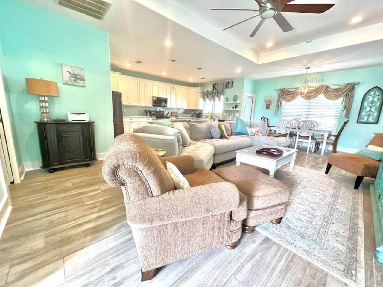 Holiday home With Pool And Golf Cart - Walk To The - Pcb