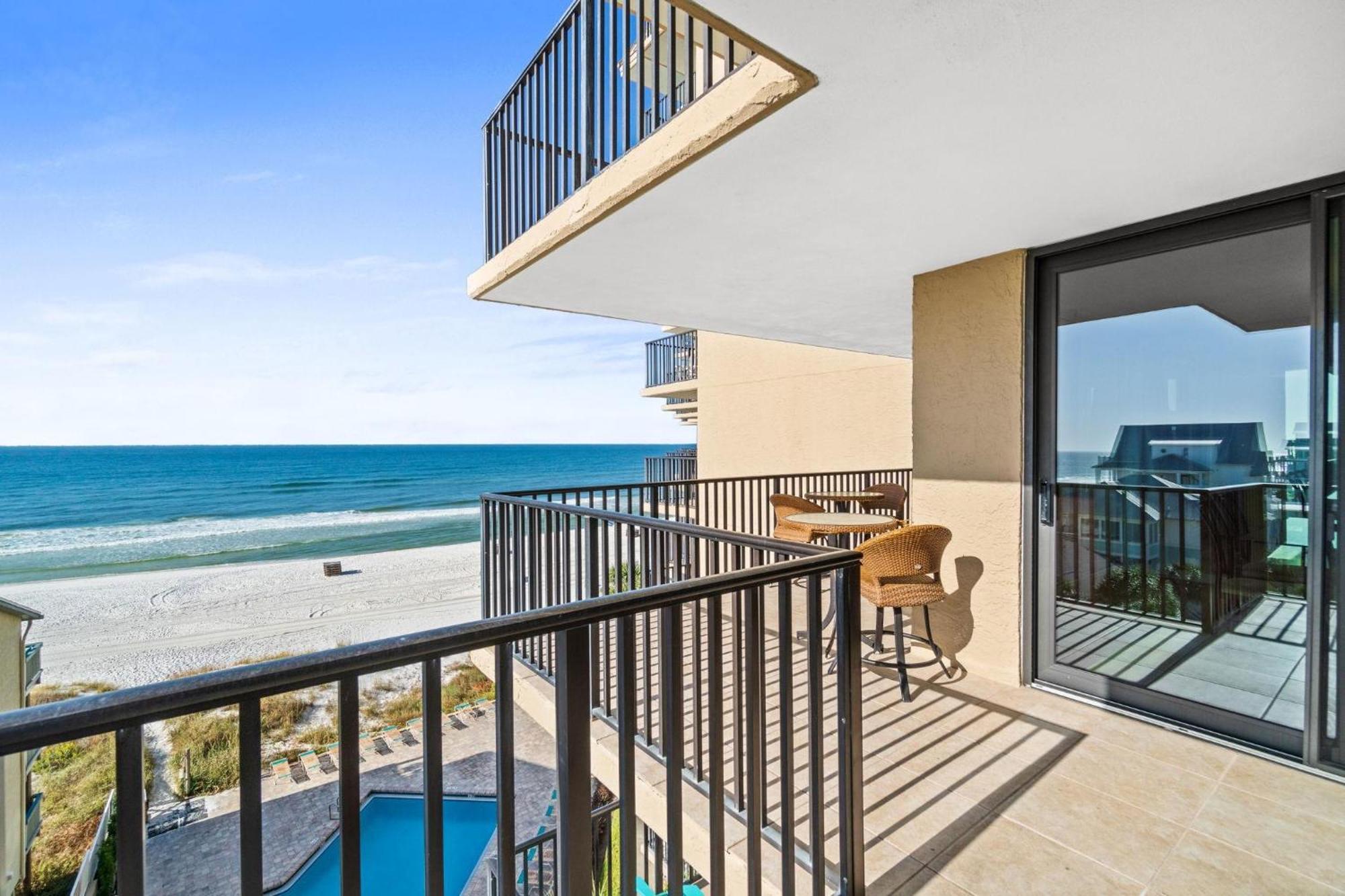 Pelican Walk 601