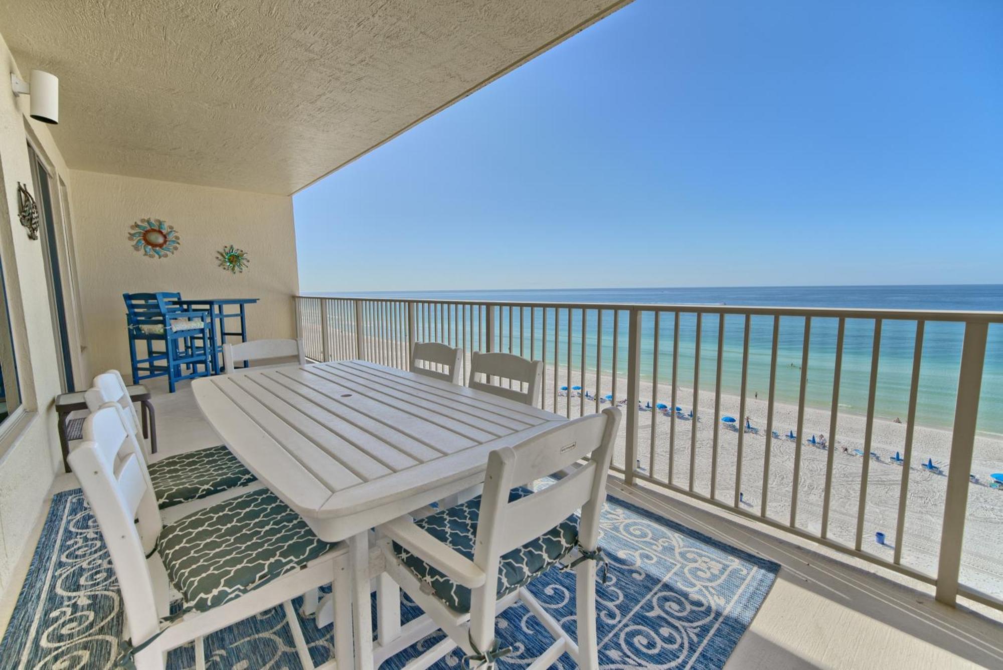 Apartment Amazing Tropical With Complimentary Chairs And Umbrellas - Unit 0706