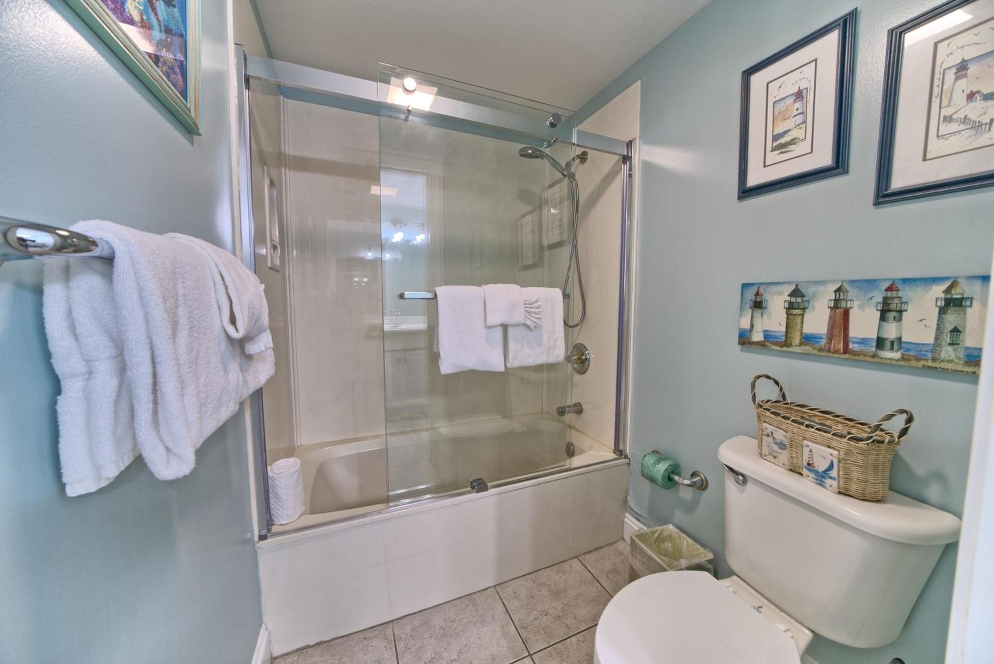 Amazing Tropical With Complimentary Chairs And Umbrellas - Unit 0706 Apartment *