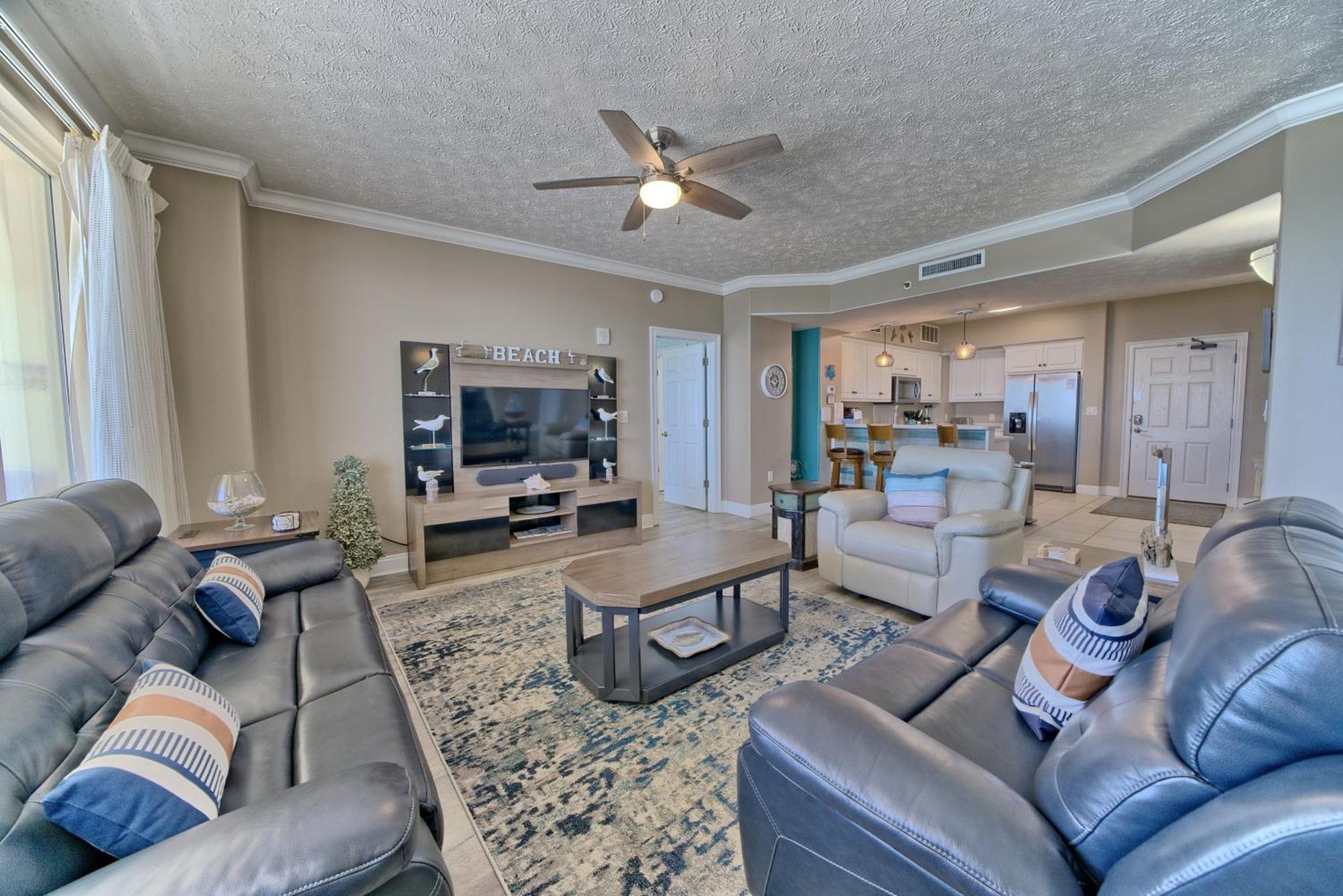 Amazing Tropical With Complimentary Chairs And Umbrellas - Unit 0706 *