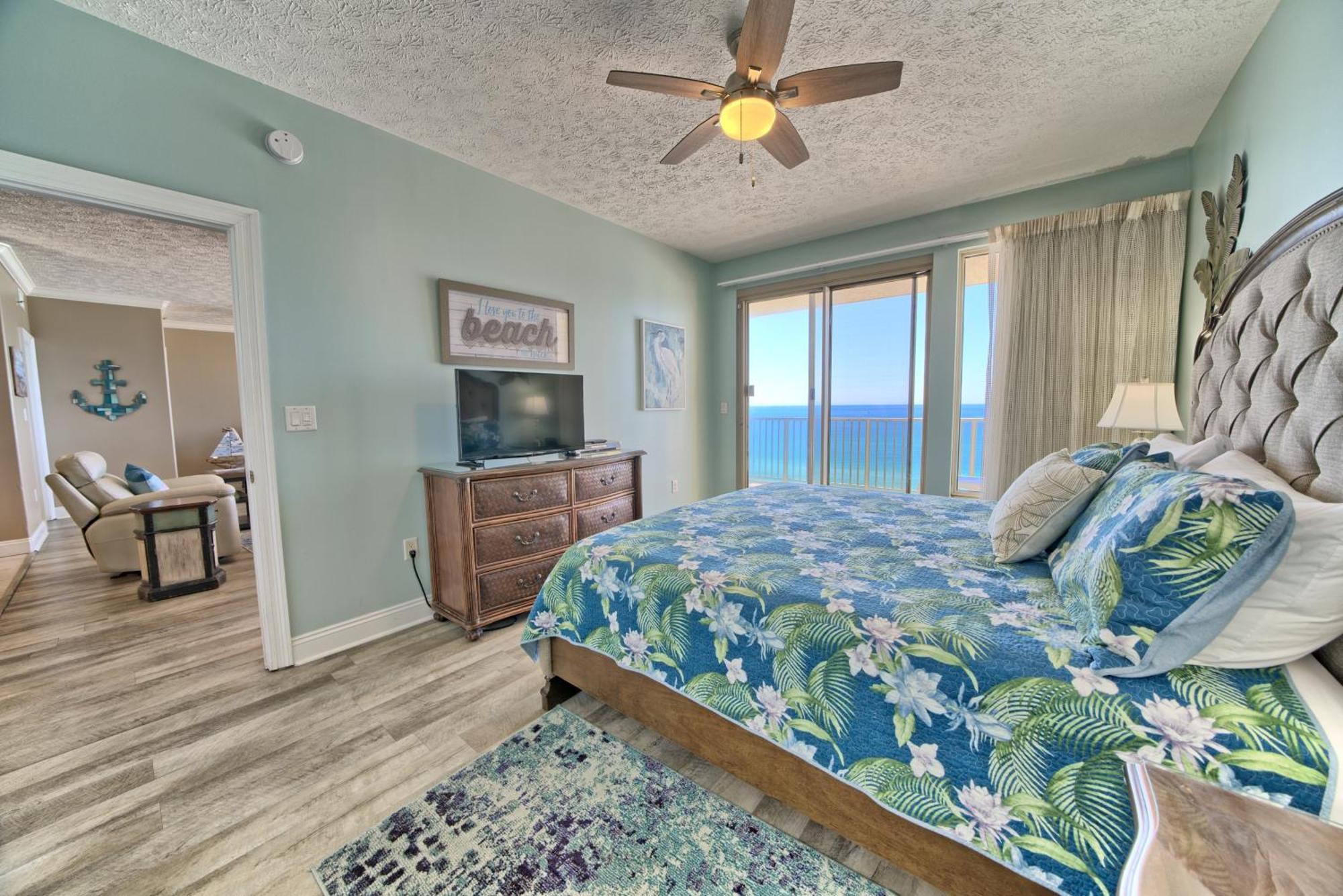 Amazing Tropical With Complimentary Chairs And Umbrellas - Unit 0706