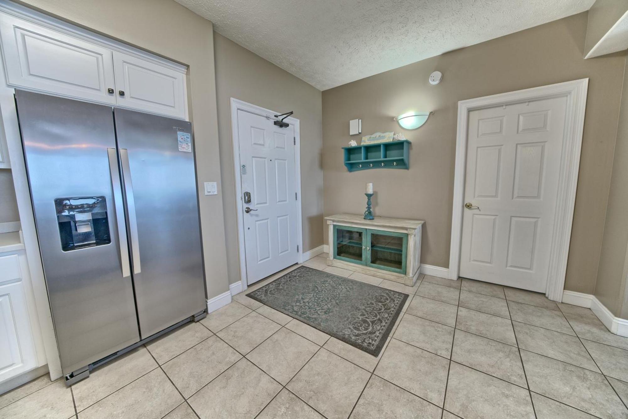 Amazing Tropical With Complimentary Chairs And Umbrellas - Unit 0706 Apartment Panama City Beach