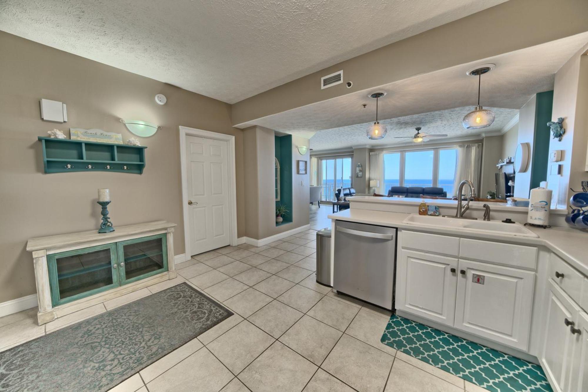 Amazing Tropical With Complimentary Chairs And Umbrellas - Unit 0706 Panama City Beach