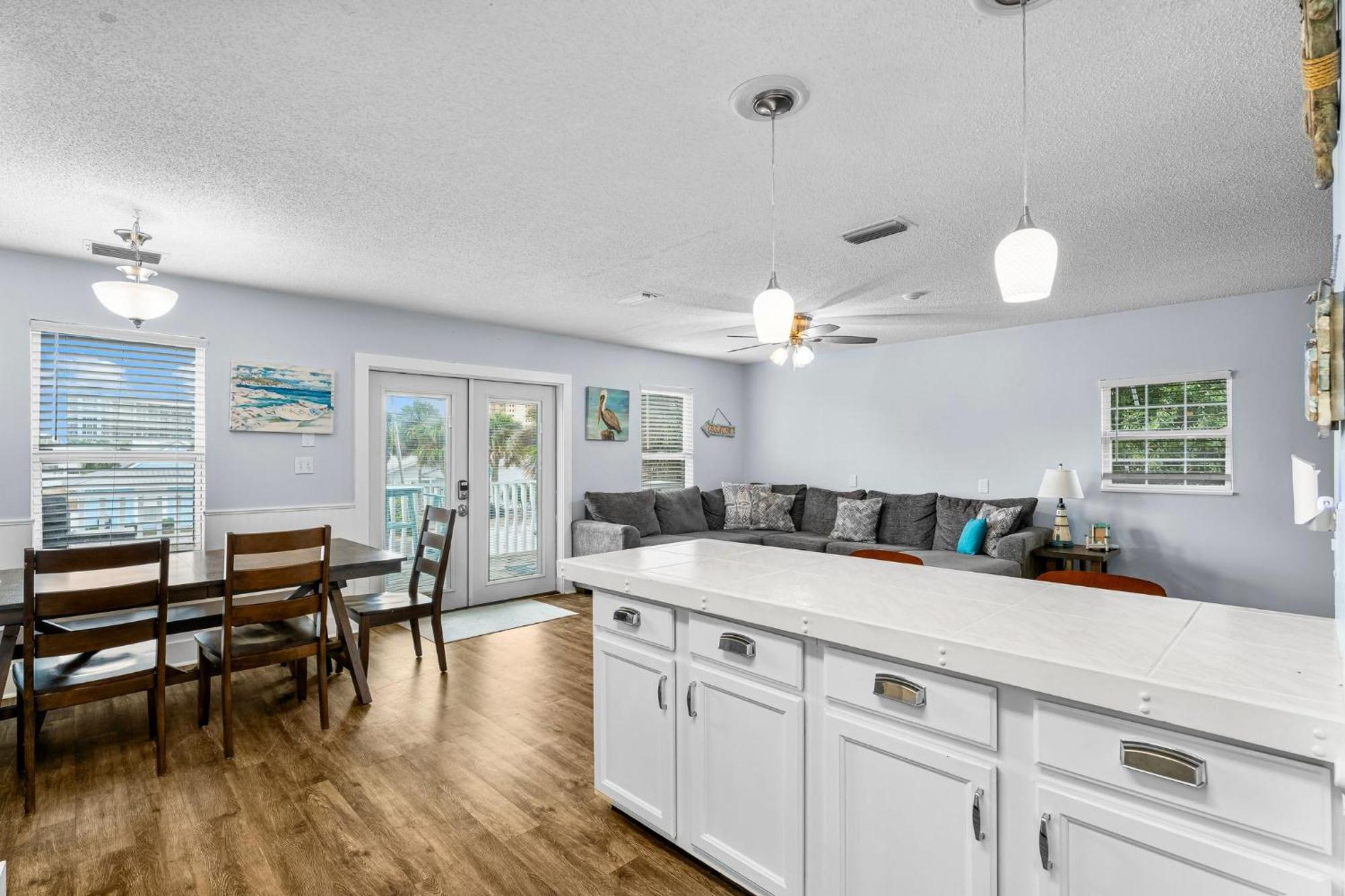 Holiday home Spacious With Stylish, Modern Decor Throughout! By Dolce Getaways Pcb *