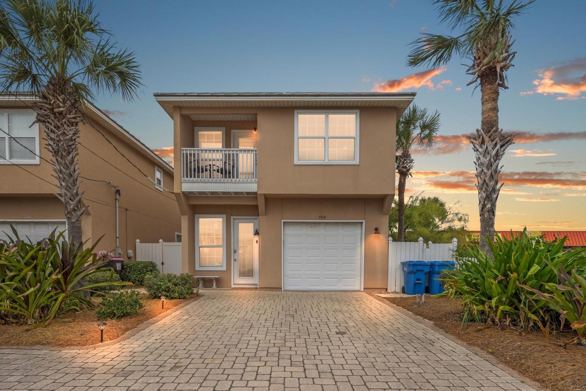 Escape To Dollar Holler: Coastal Retreat, 3 Beds, 25 Baths, Sleeps 10! Holiday home