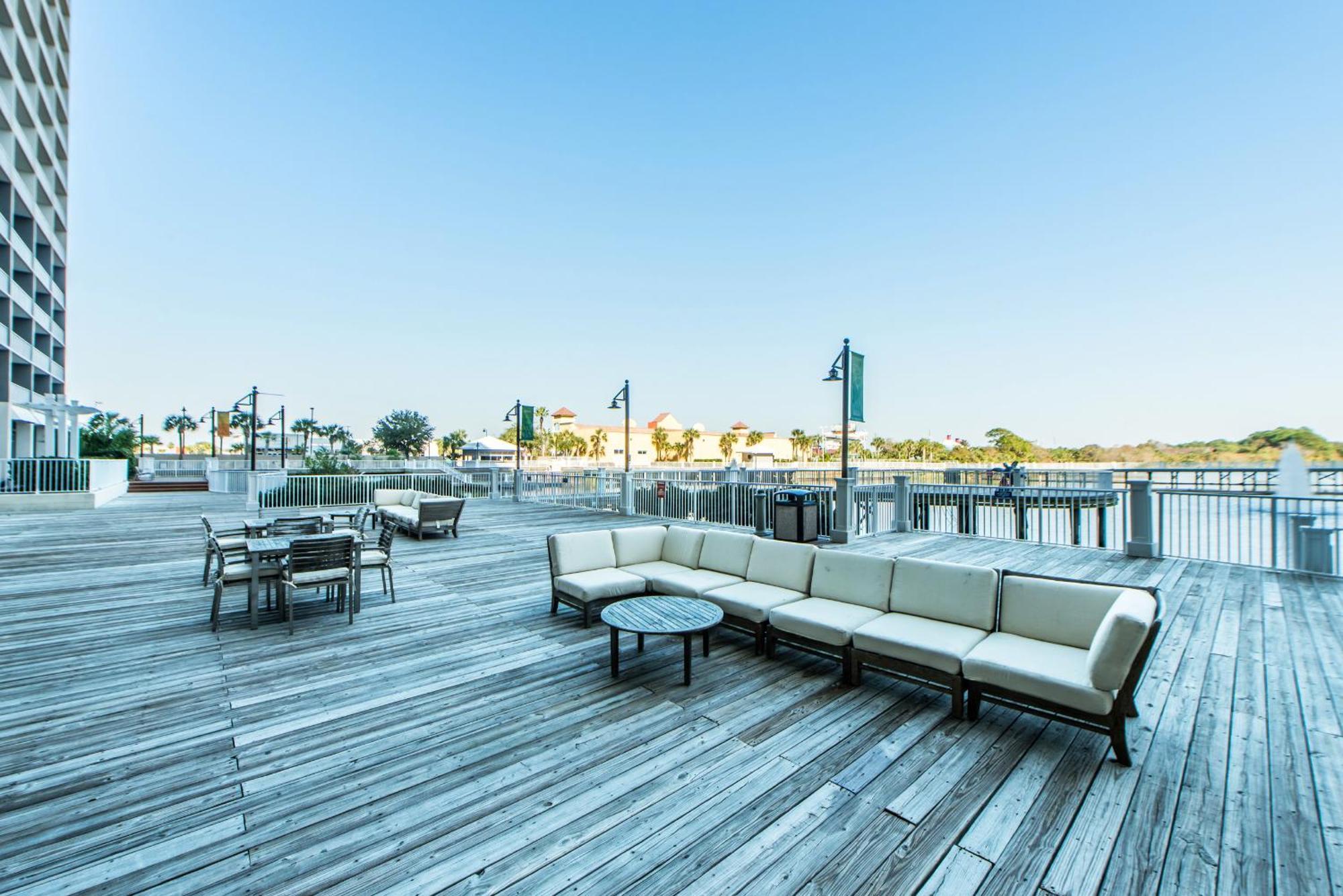 Laketown Wharf 1527 Apartment