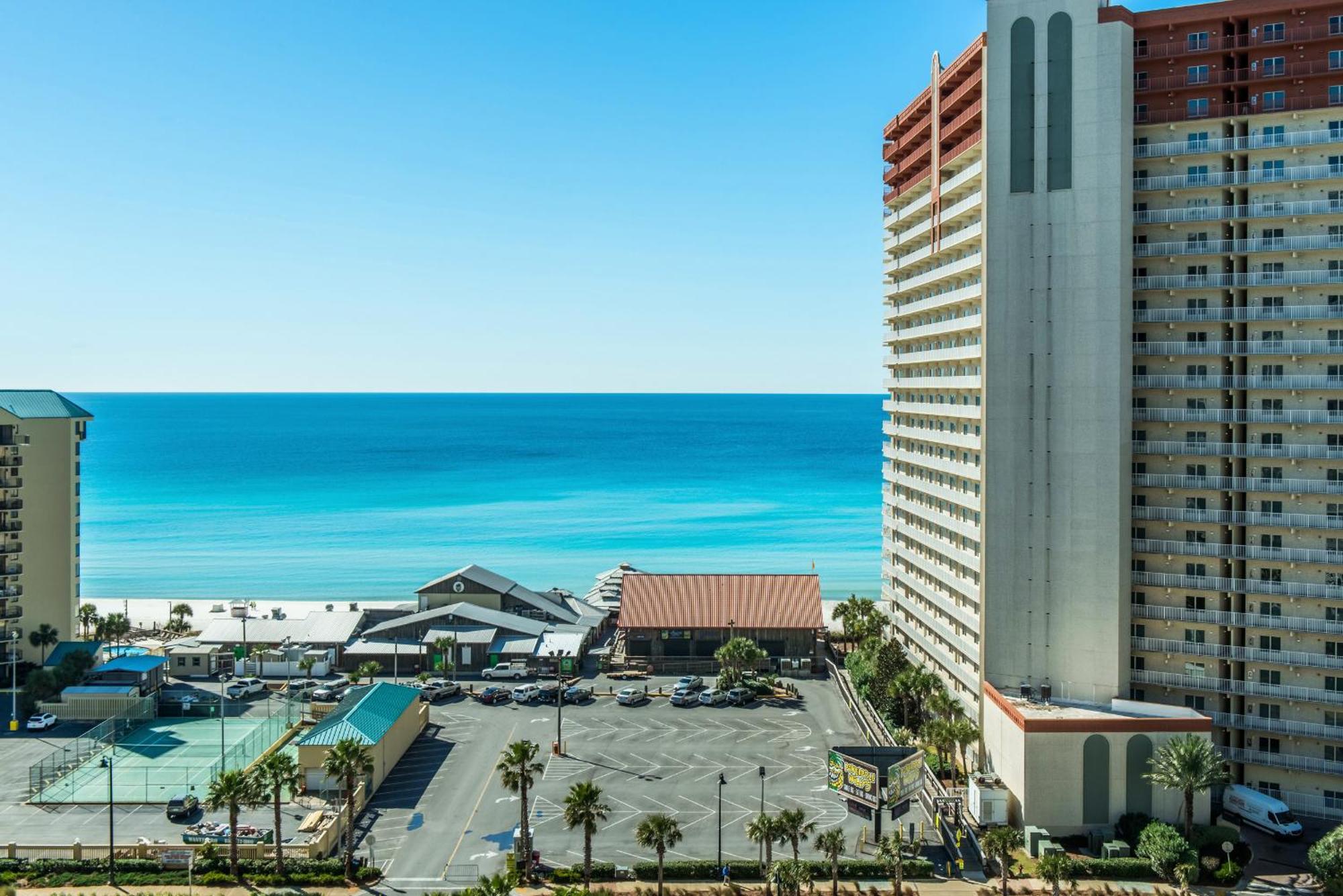 Laketown Wharf 1527 Apartment