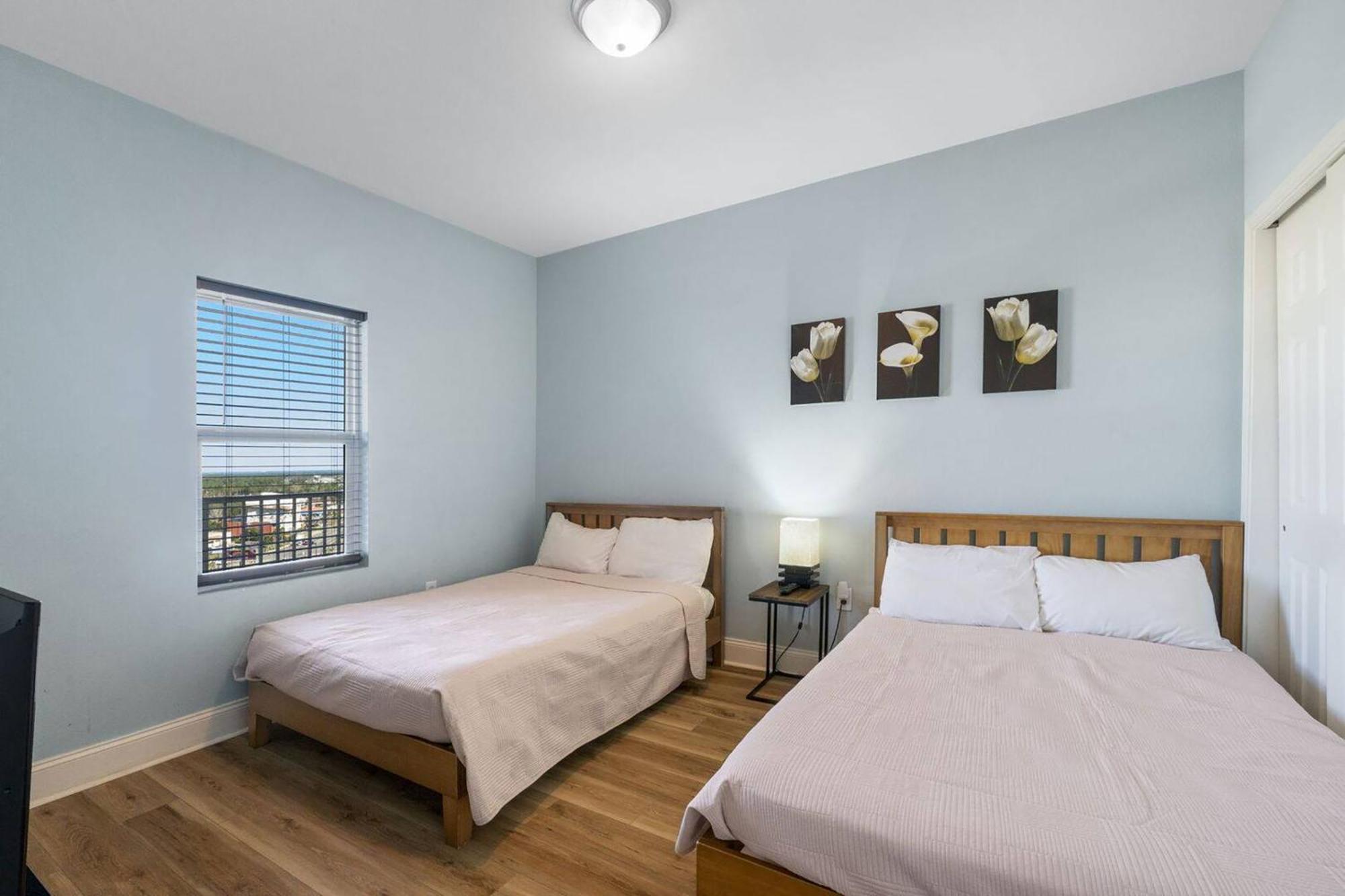 Apartment Laketown Wharf 1527 *