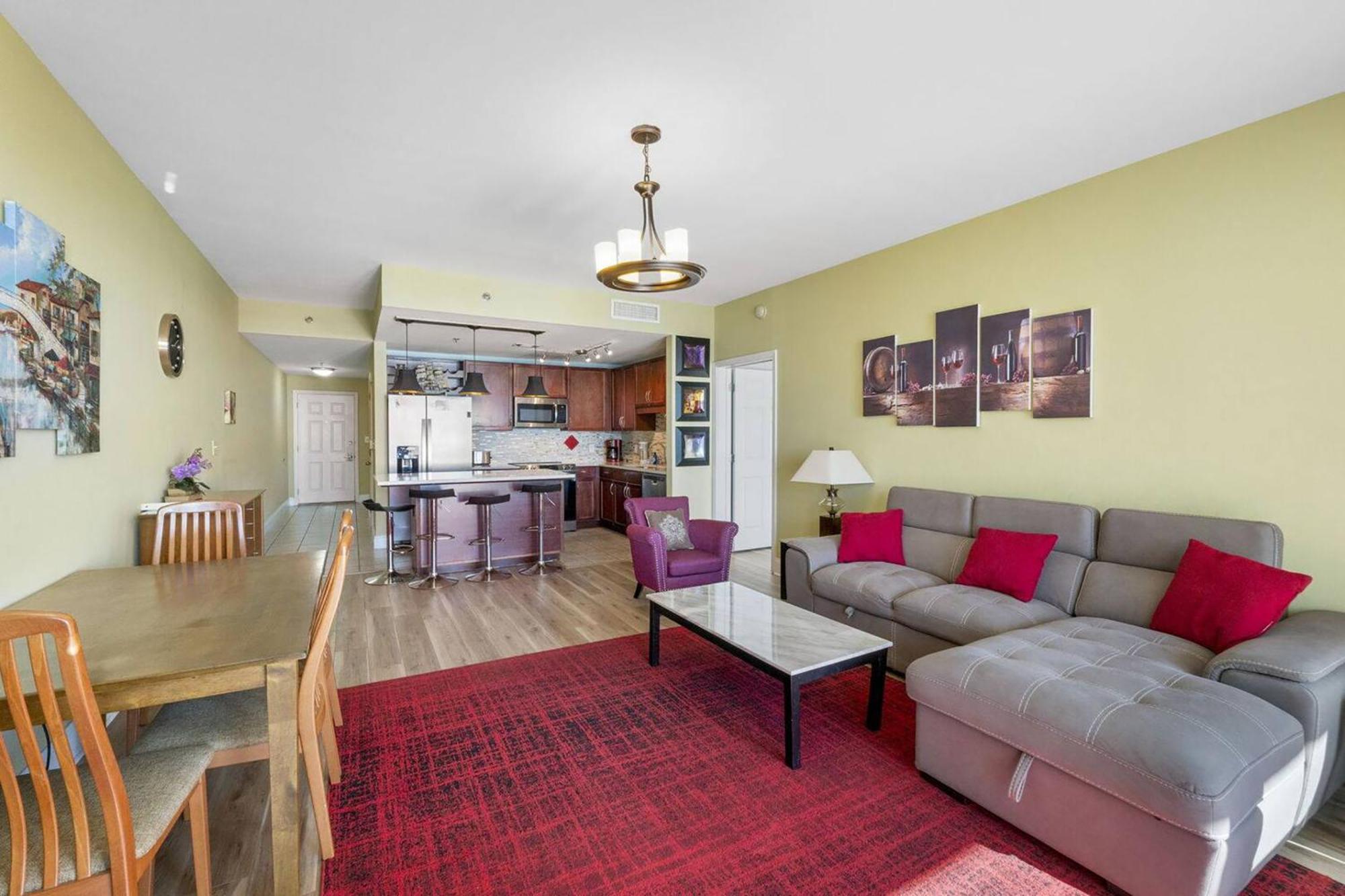 Laketown Wharf 1527 Apartment