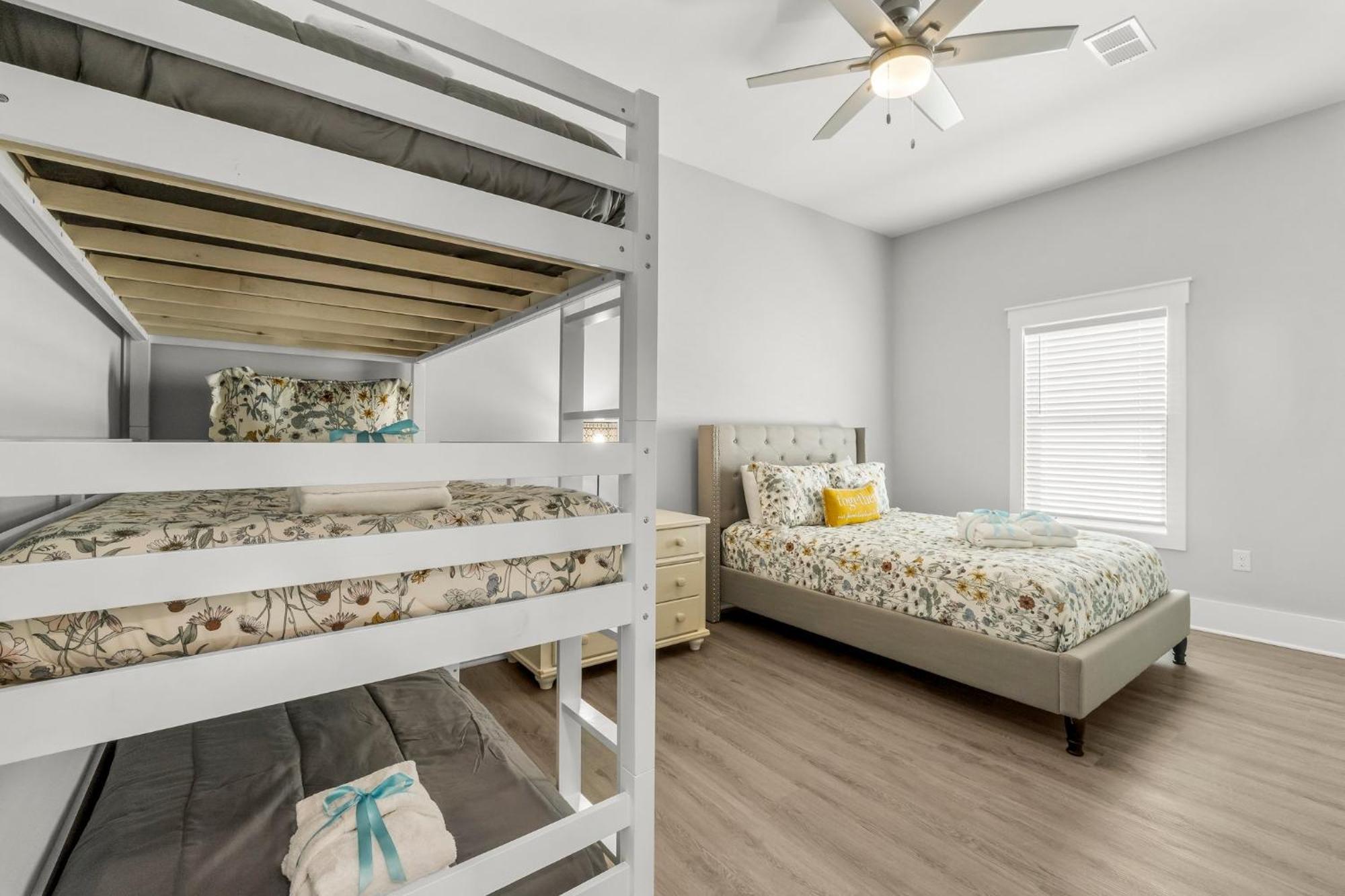 22704 Front Road | Ocean Breeze *