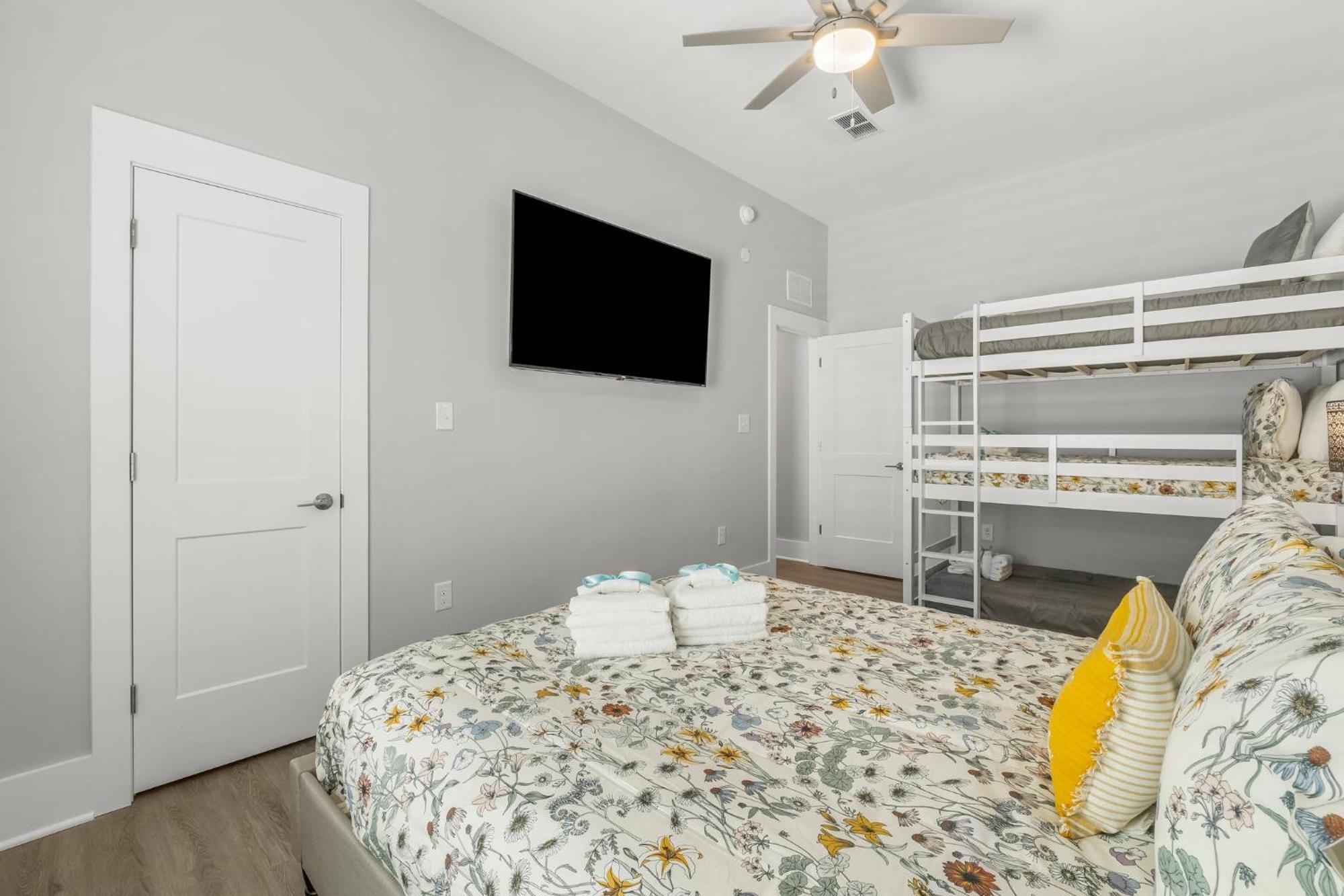 22704 Front Road | Ocean Breeze *