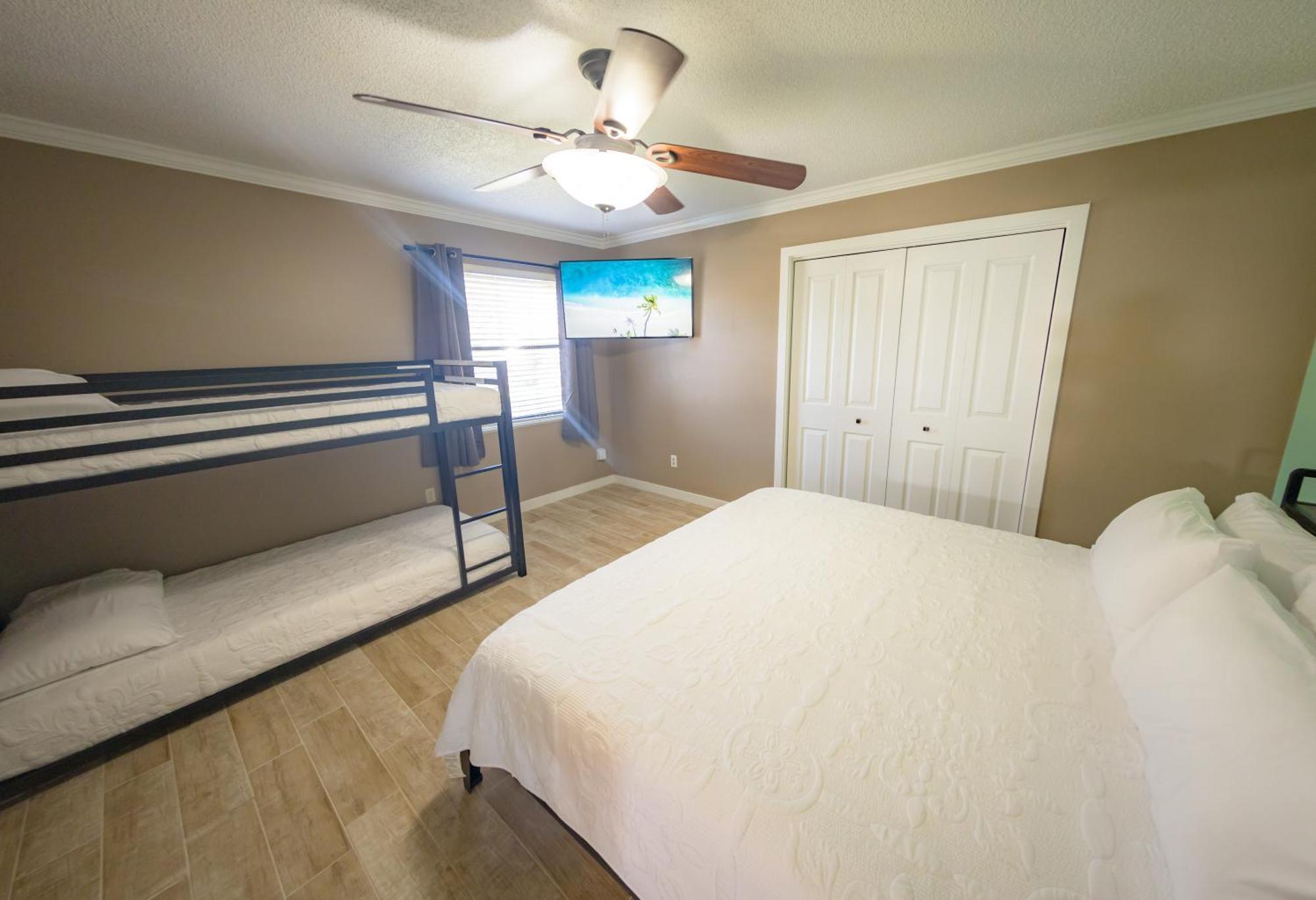 Panhandle Paradise, Heated Pool, Hot Tub, Mini & Disc Golf, Game * Panama City Beach