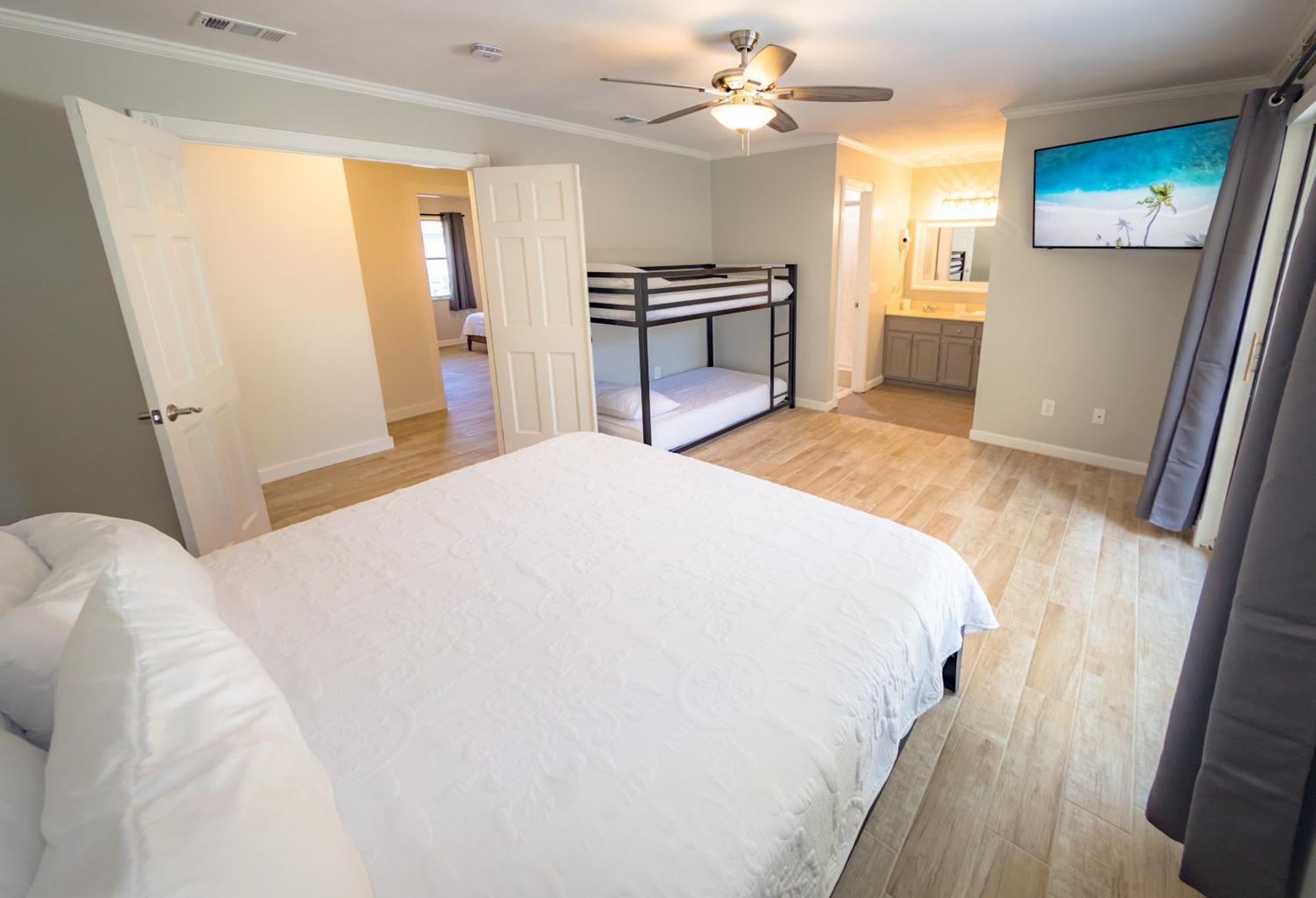 Holiday home Panhandle Paradise, Heated Pool, Hot Tub, Mini & Disc Golf, Game *