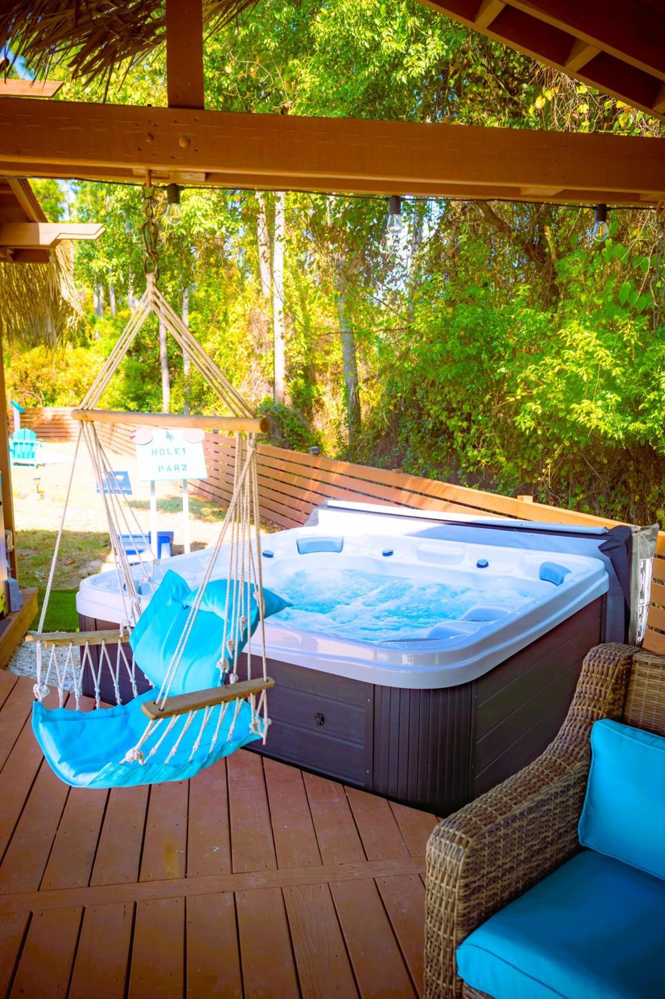 Panhandle Paradise, Heated Pool, Hot Tub, Mini & Disc Golf, Game Holiday home *