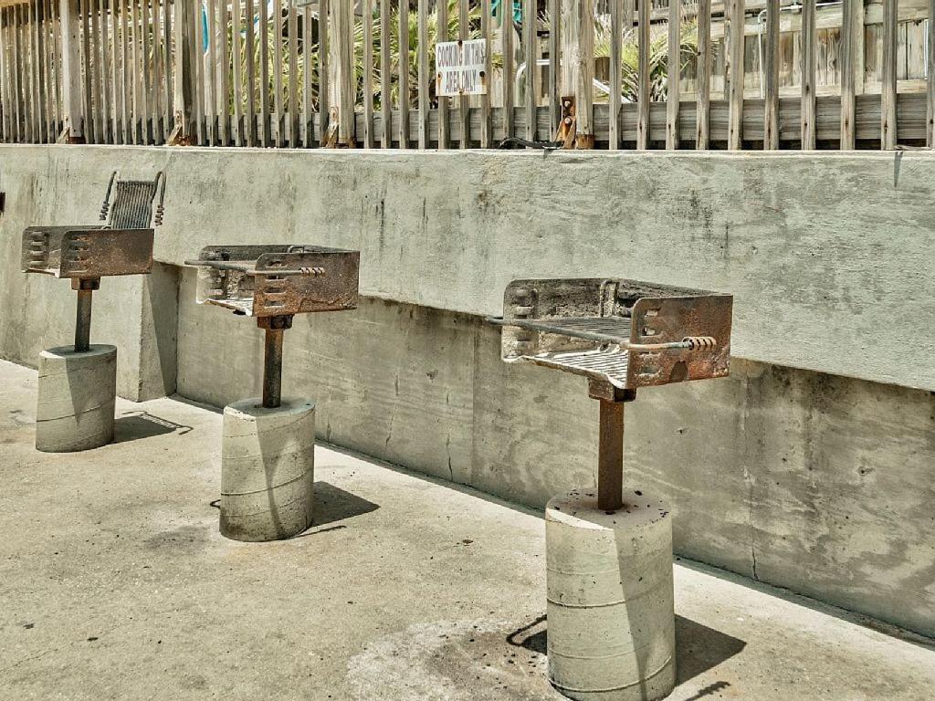 Pet Friendly Ground Level Steps To The Sand! Pool Hot Tub Wifi *