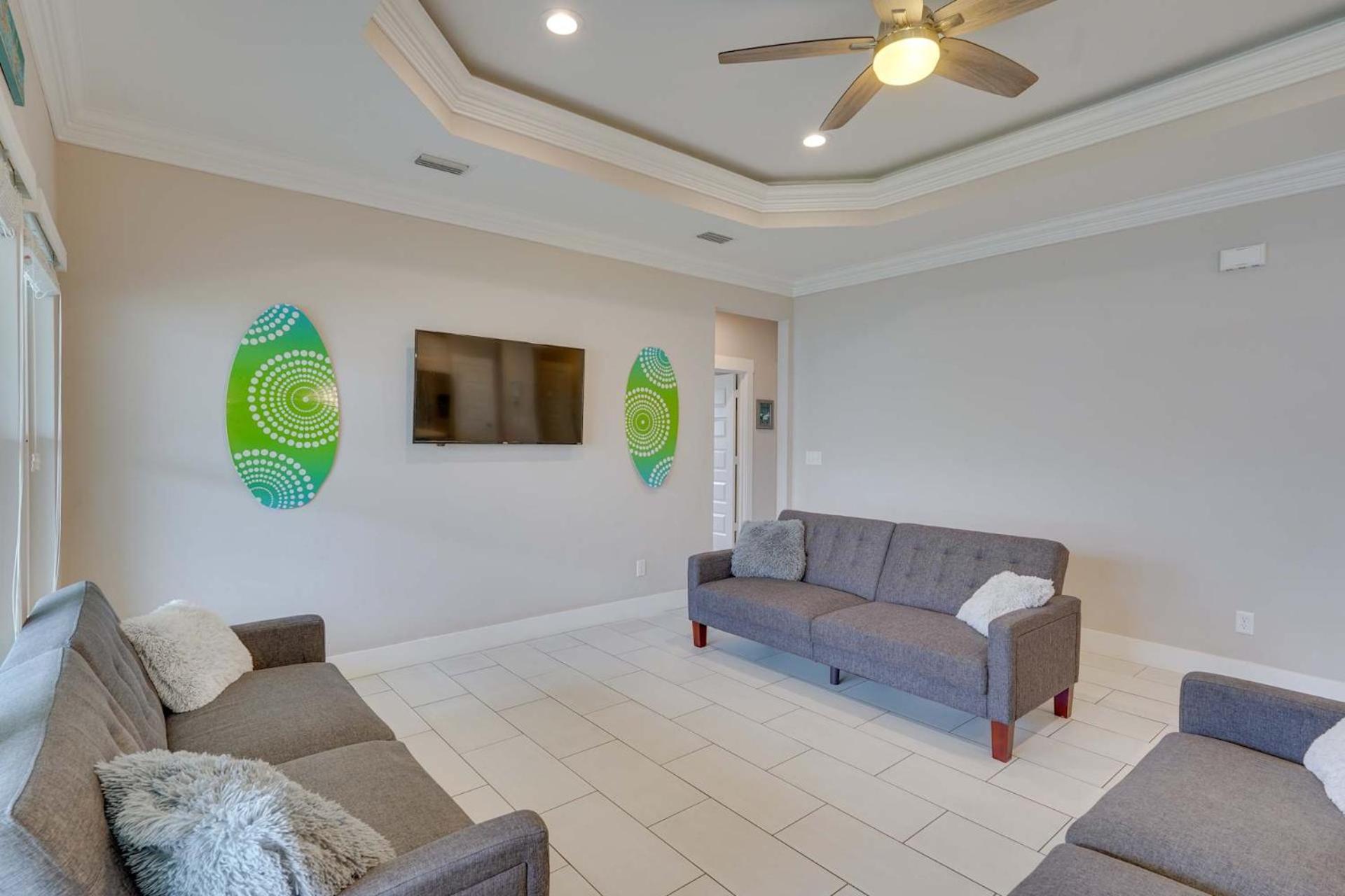 Beachside Sunrise Beautiful 4 Bedroom 2 Bath Spacious And Serene Holiday home Panama City Beach