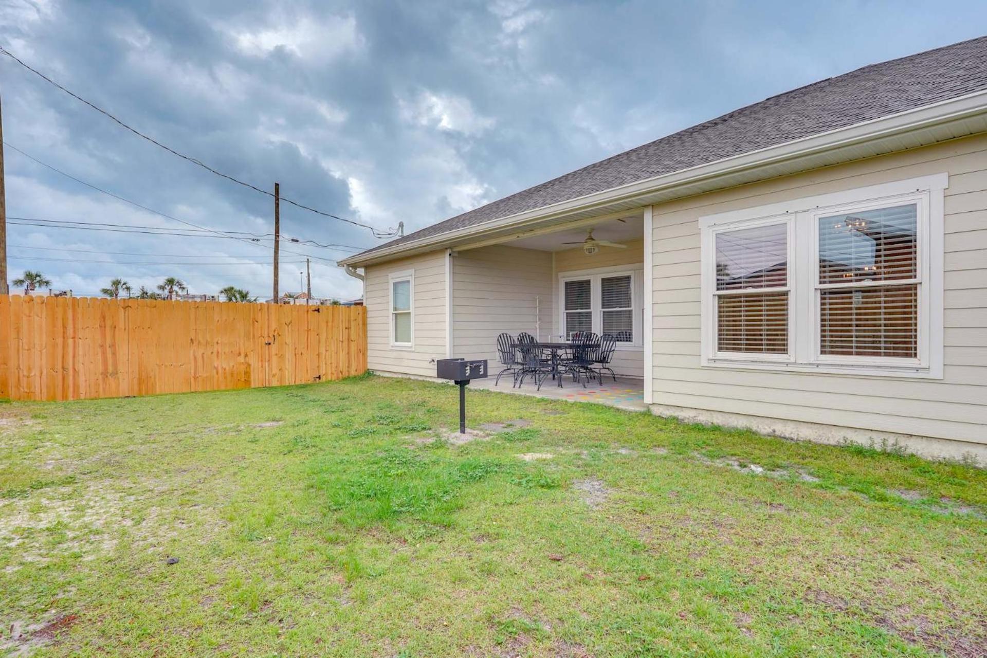 Beachside Sunrise Beautiful 4 Bedroom 2 Bath Spacious And Serene *