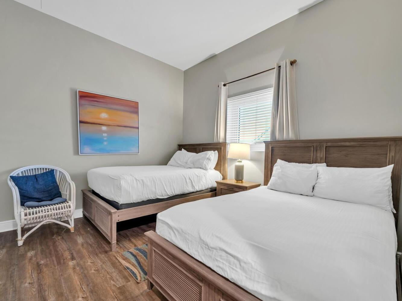 Holiday home Sterling Breeze 205 *