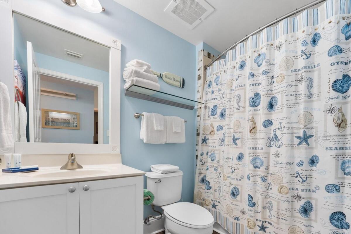 Aqua 408 Apartment