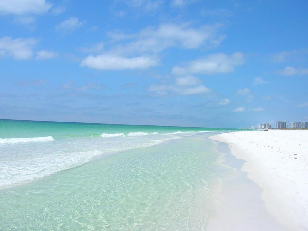 Apartment 1202 East Calypso Gulf Front 3bedroom 2 Bath