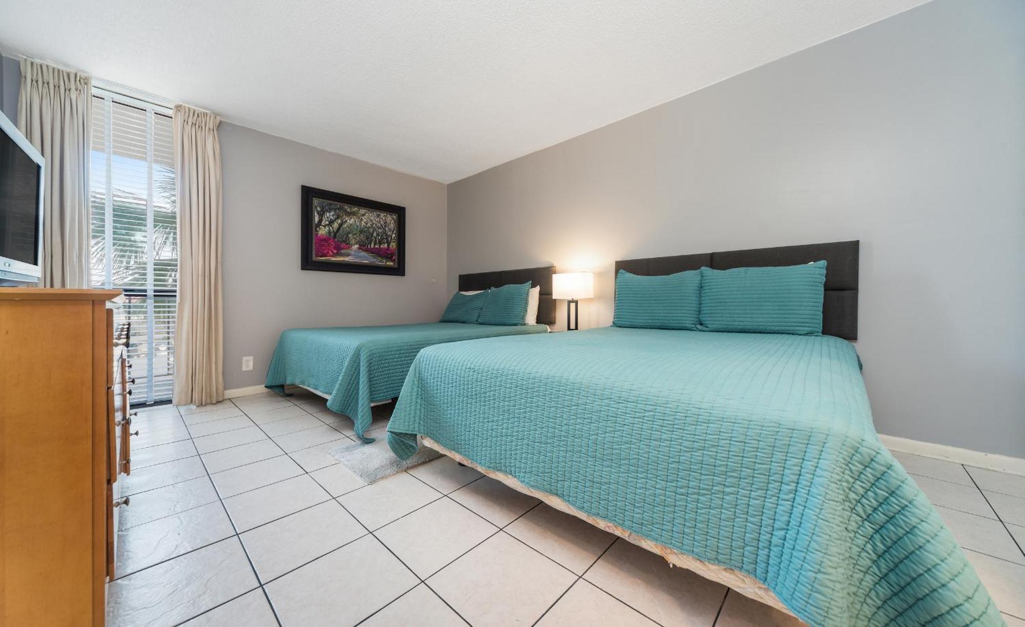 Edgewater Leeward #201 *