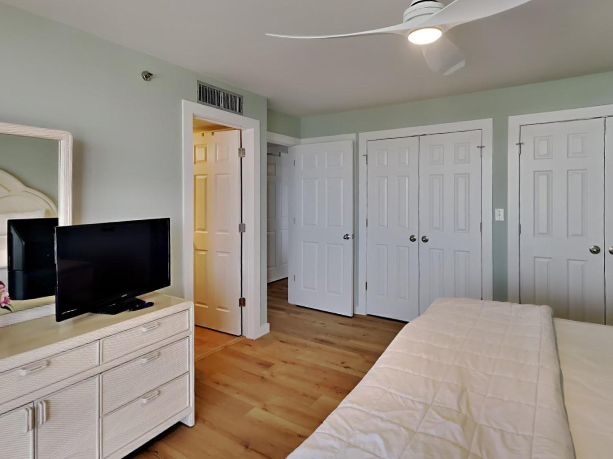 Apartment Watercrest 1401 *