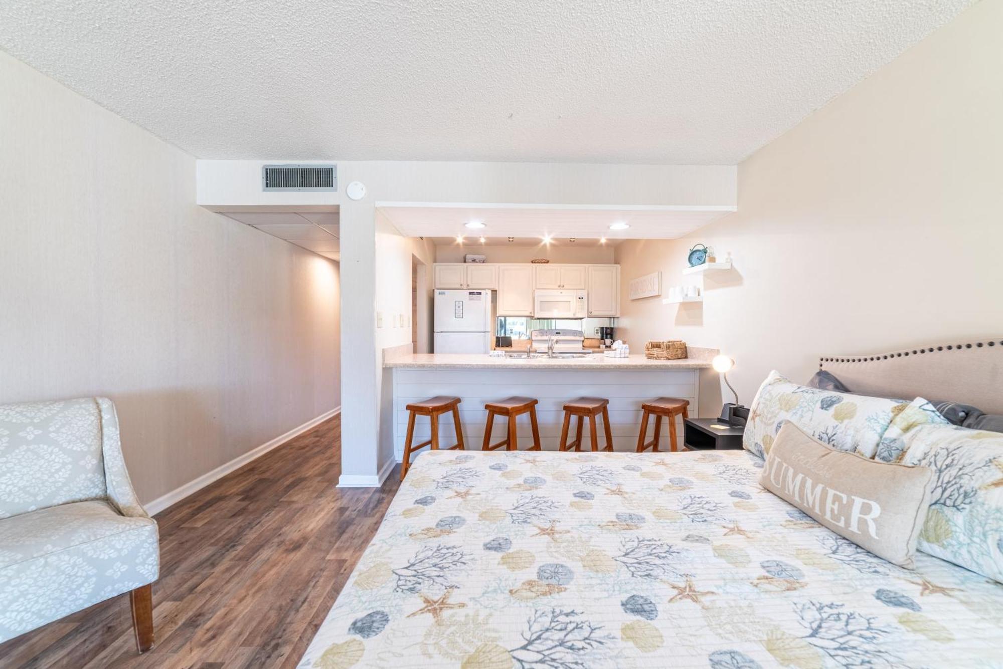 Edgewater 0106 'seabird'