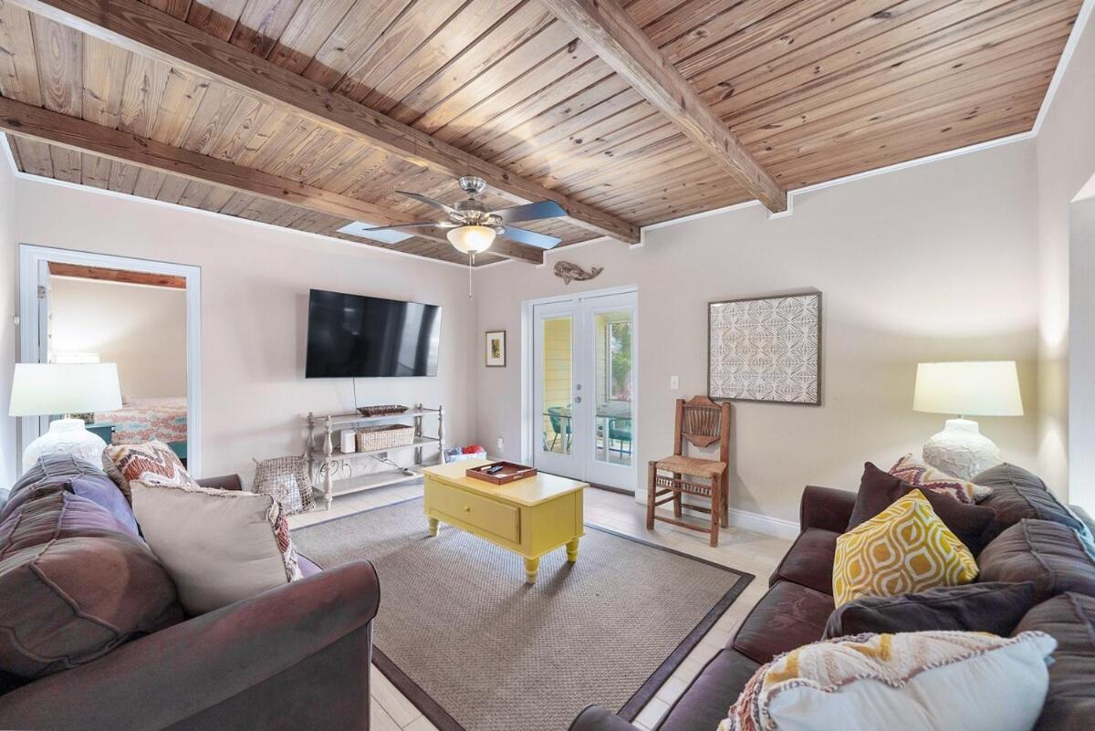Holiday home Baby Brand New Pool Golf Cart Included 3br