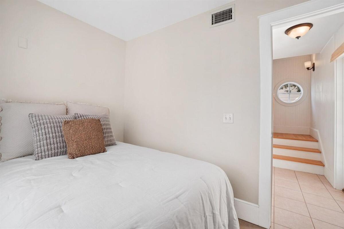 213 Sandyshore Shore To Please 6 Bedroom 6ba Steps From The *