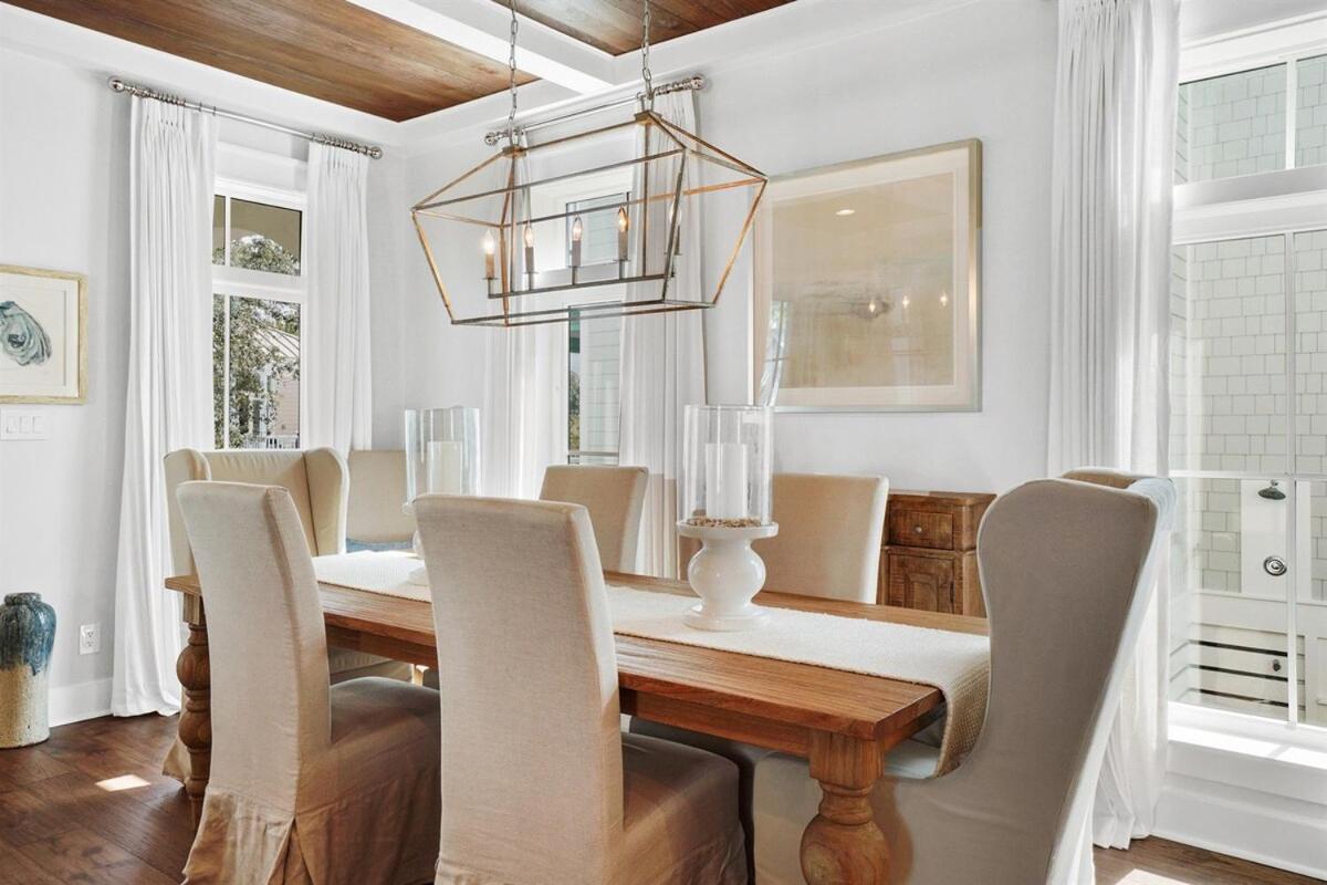 213 Sandyshore Shore To Please 6 Bedroom 6ba Steps From The