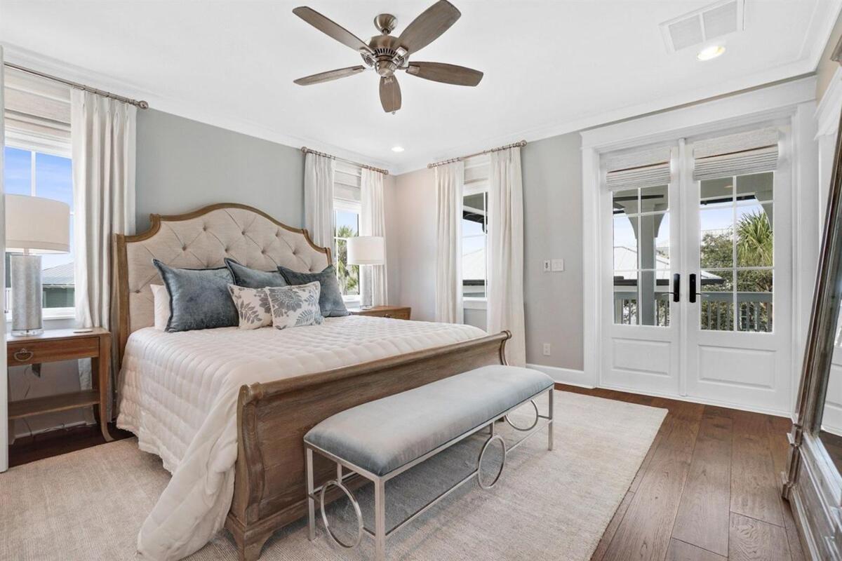 213 Sandyshore Shore To Please 6 Bedroom 6ba Steps From The Holiday home
