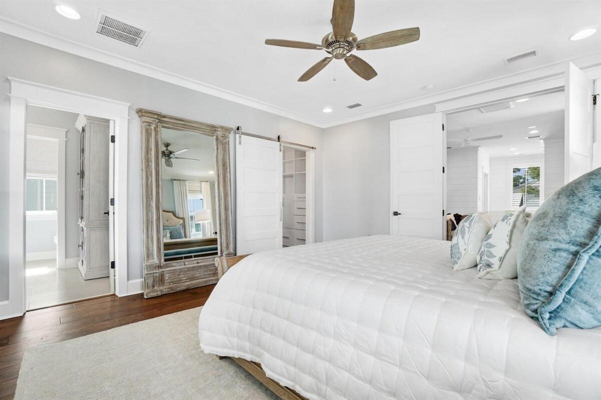 213 Sandyshore Shore To Please 6 Bedroom 6ba Steps From The