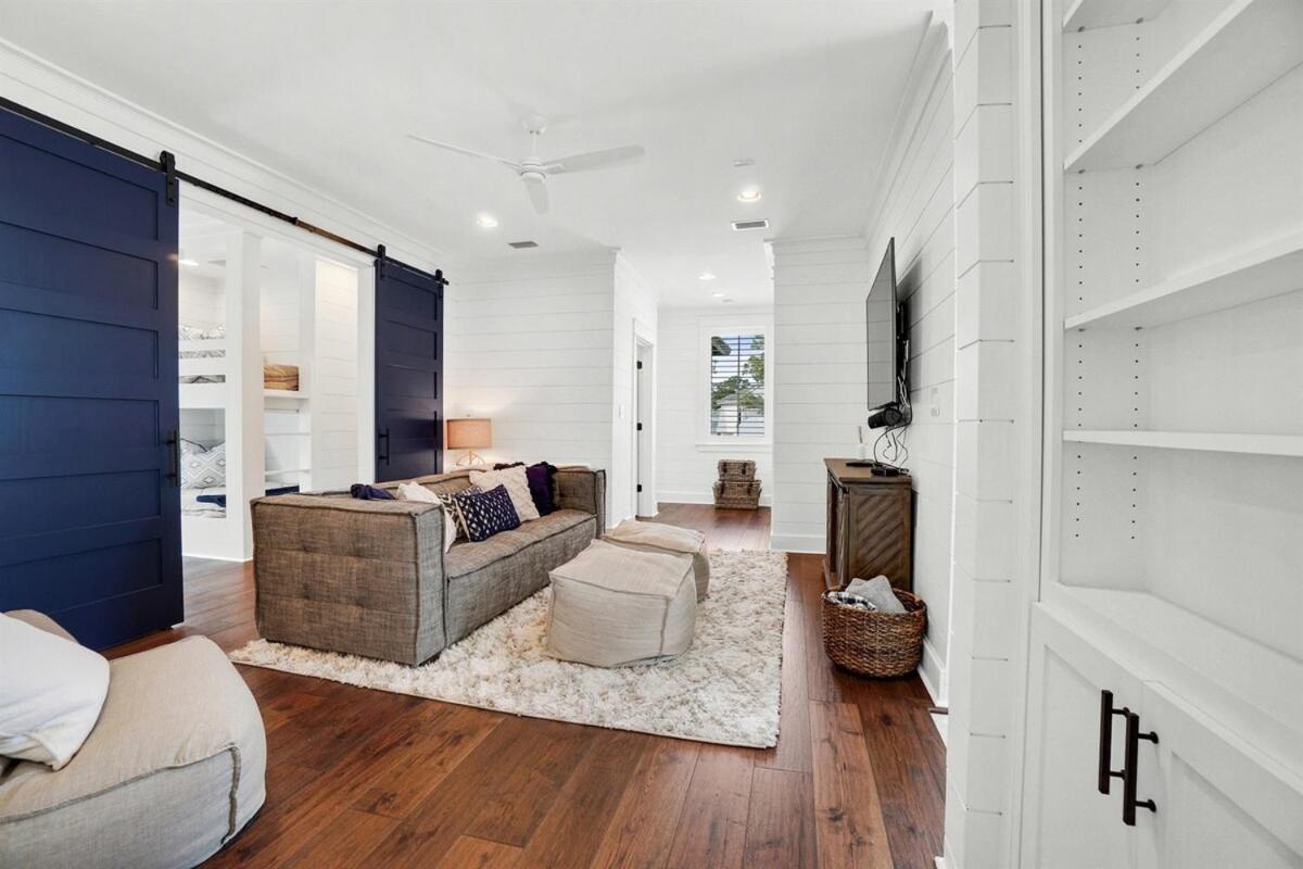 213 Sandyshore Shore To Please 6 Bedroom 6ba Steps From The *
