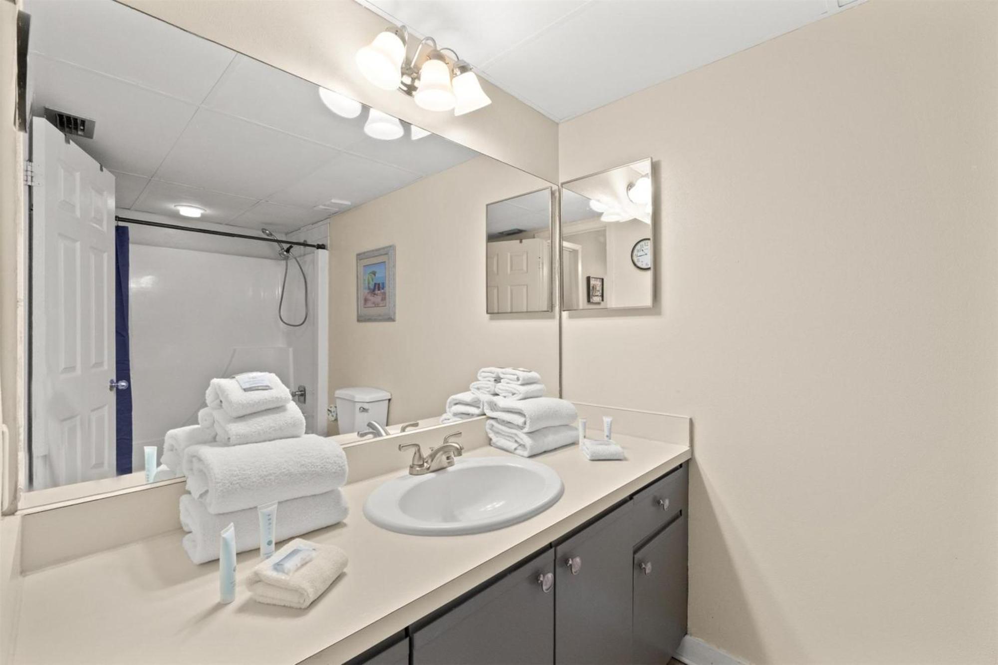 Aquavista 405e Apartment