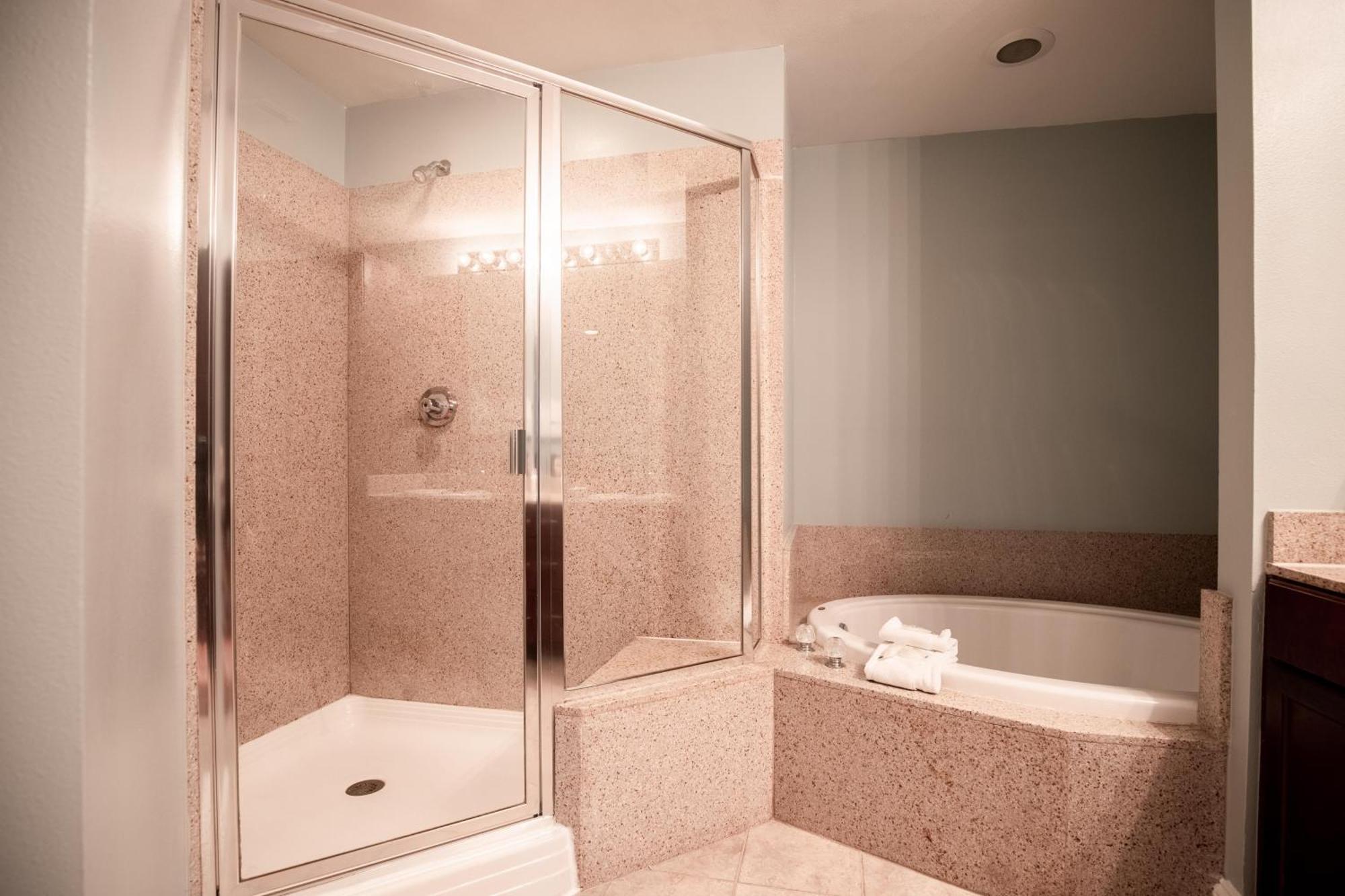 Apartment Laketown Wharf - 810 Panama City Beach