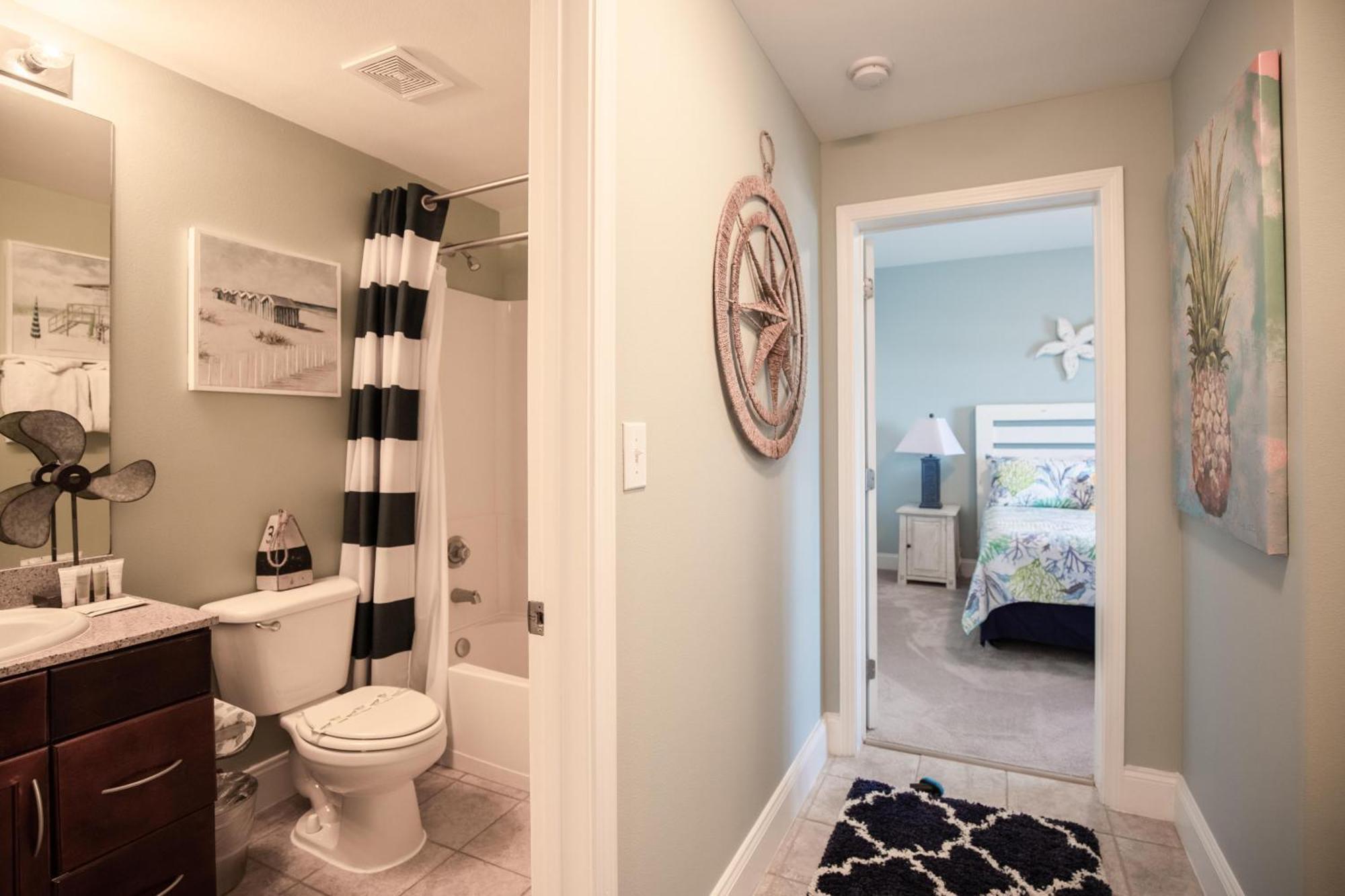 Laketown Wharf - 810 Apartment Panama City Beach