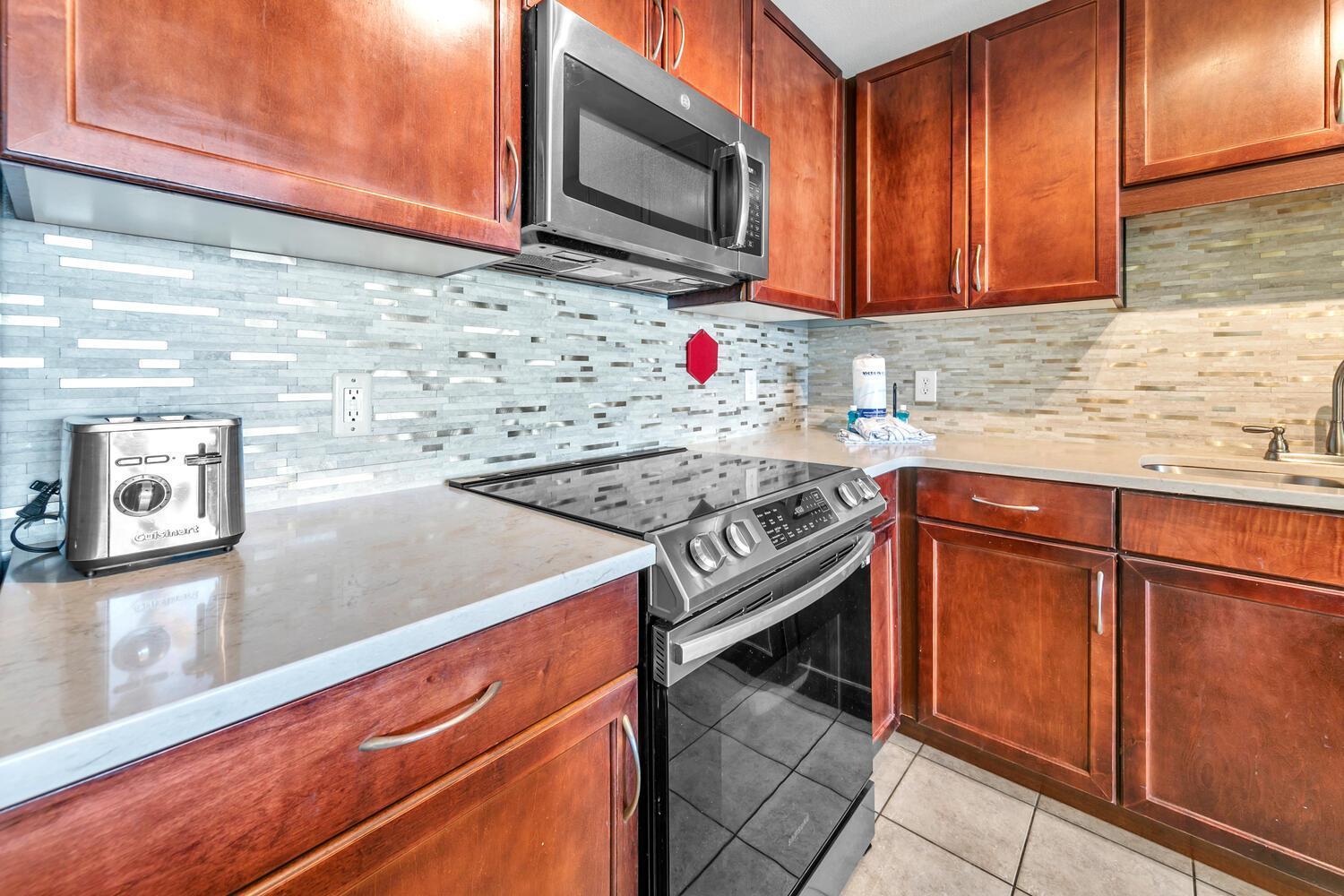 Apartment Laketown Wharf 1527 *