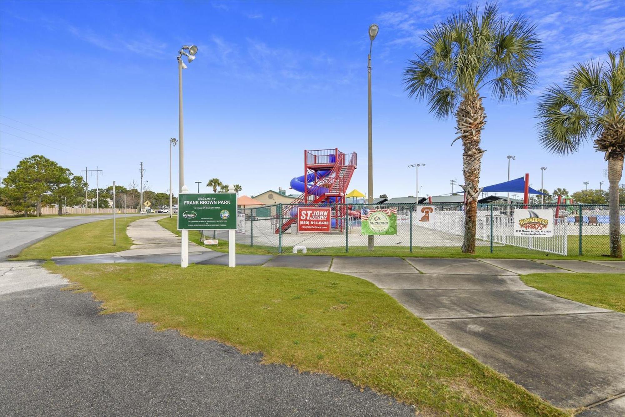 2340 Grand Oaks Ln Holiday home *