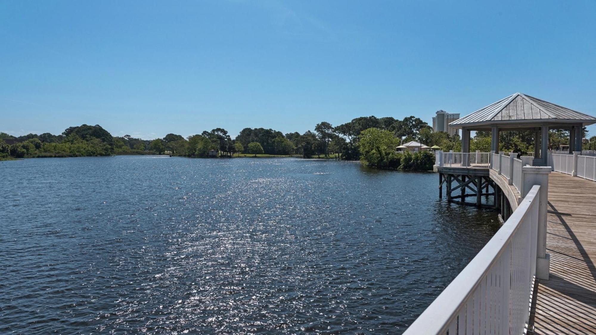 Laketown 1730 Gorgeous 2 Bd Bunks, Gulf Views, Amenities Panama City Beach
